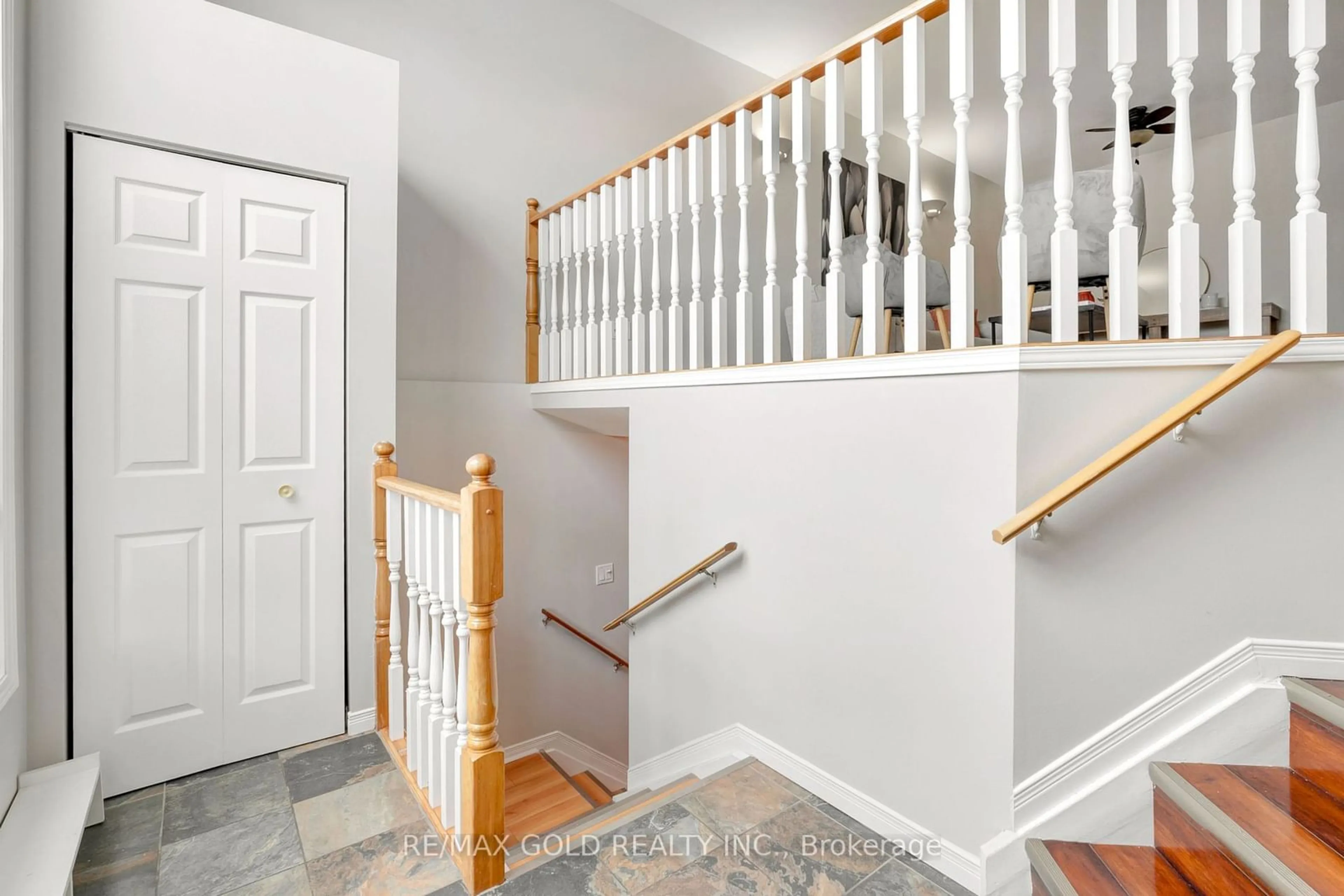 Stairs for 464 Merrill Ave, LaSalle Ontario N9J 3N7