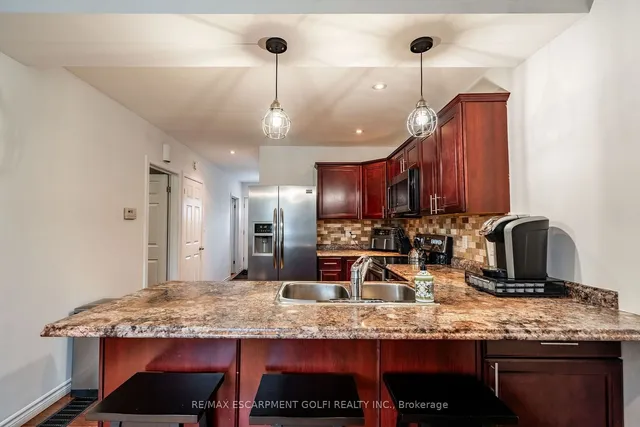 Additional property image - 76 Park Row