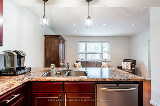 Additional property image - 76 Park Row