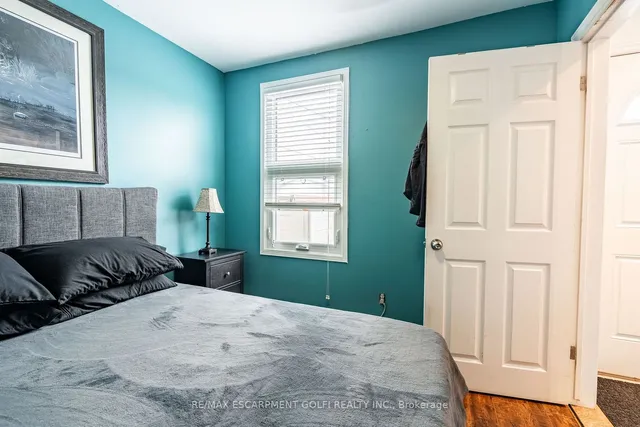Additional property image - 76 Park Row