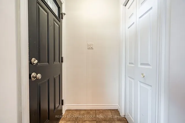 Additional property image - 76 Park Row