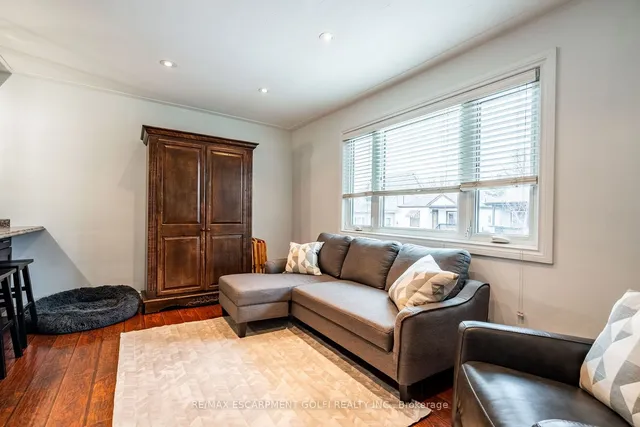 Additional property image - 76 Park Row