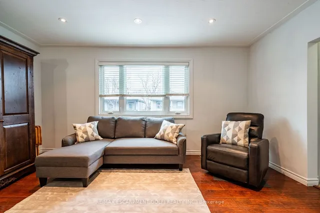 Additional property image - 76 Park Row