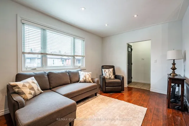 Additional property image - 76 Park Row