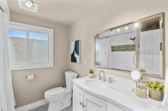 Additional property image - 377 East 16th St