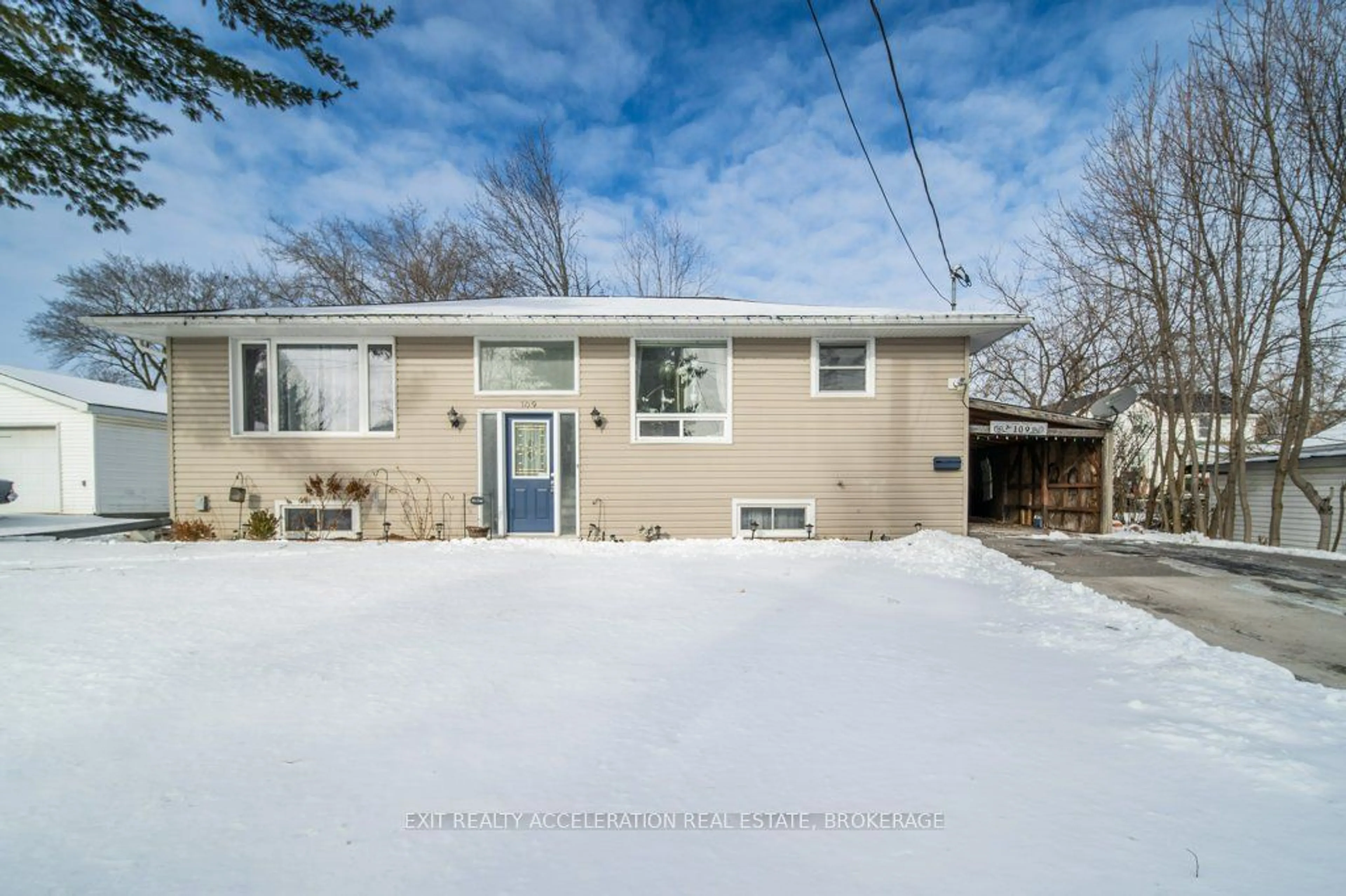 Home with vinyl exterior material, street for 109 Water St, Greater Napanee Ontario K7R 1V9