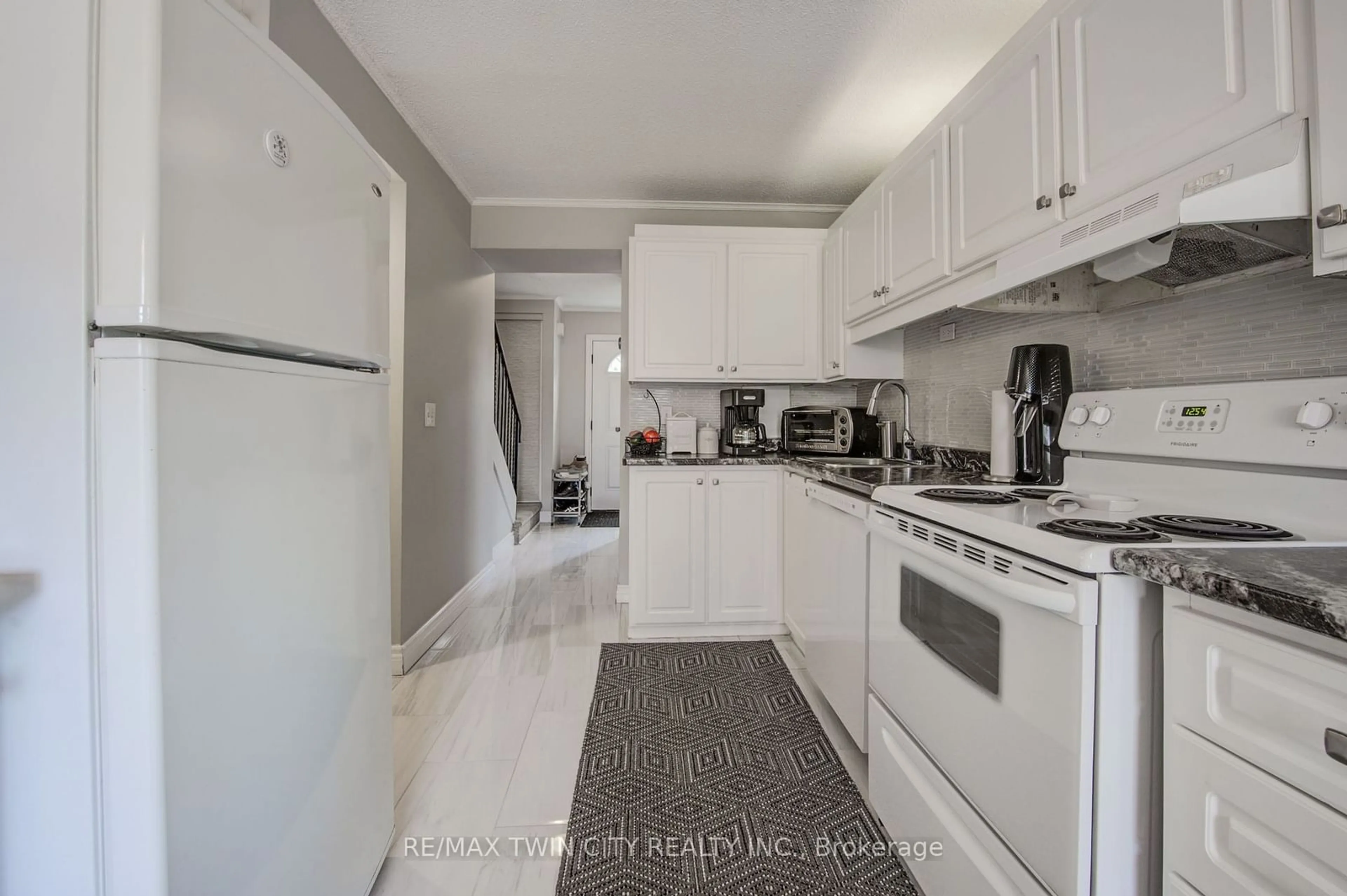 Standard kitchen, unknown for 121 University Ave #43, Waterloo Ontario N2J 4J1