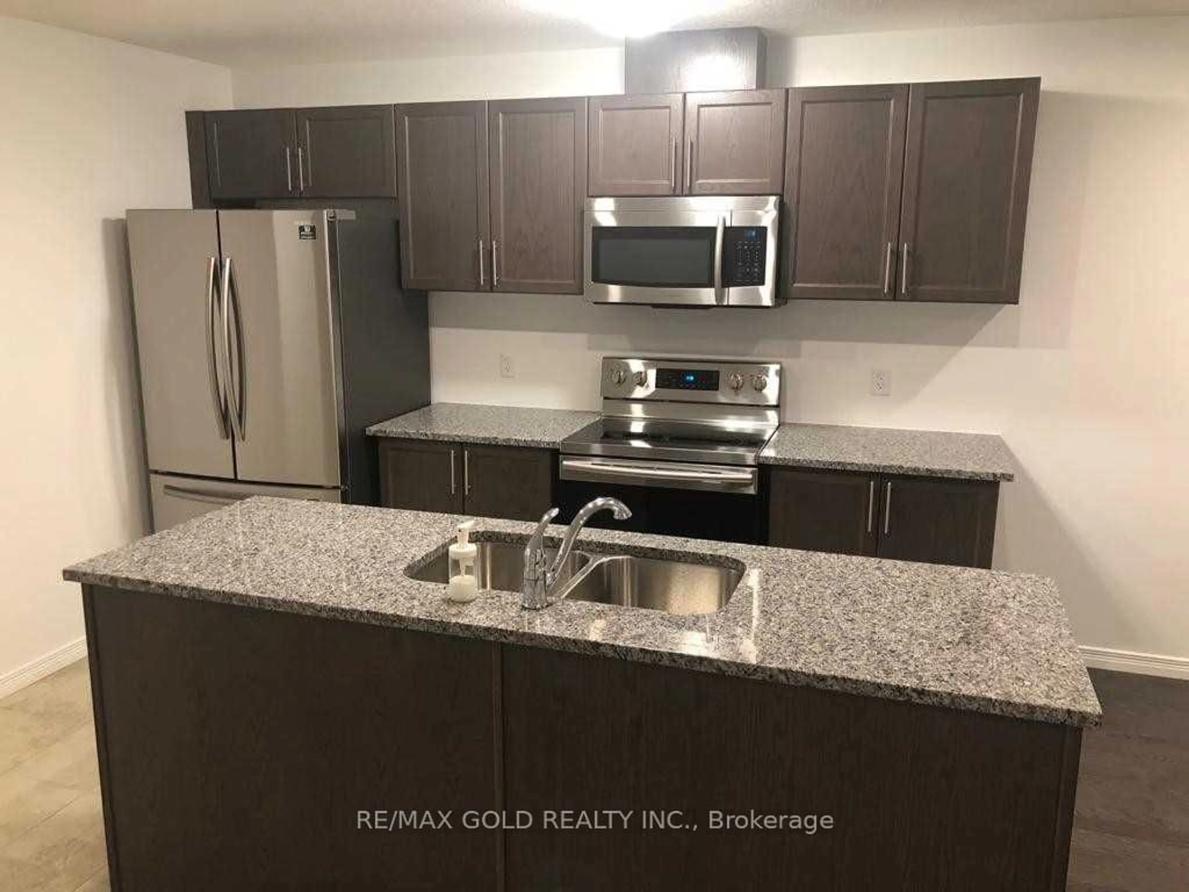 Standard kitchen, unknown for 508 Woodlea Crt, Kitchener Ontario N2R 0P8