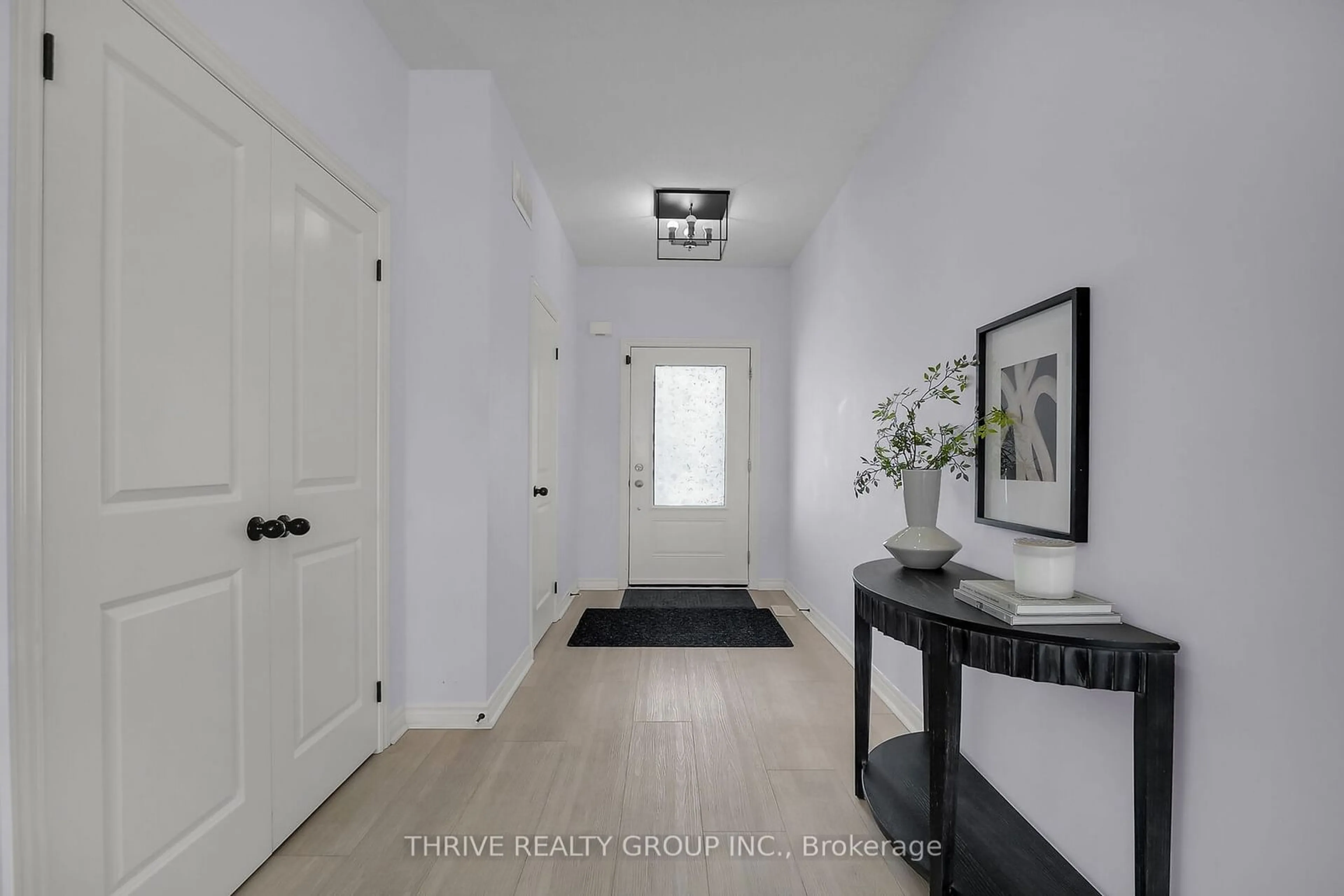 Indoor entryway for 3906 Auckland Ave, London Ontario N6L 0J6