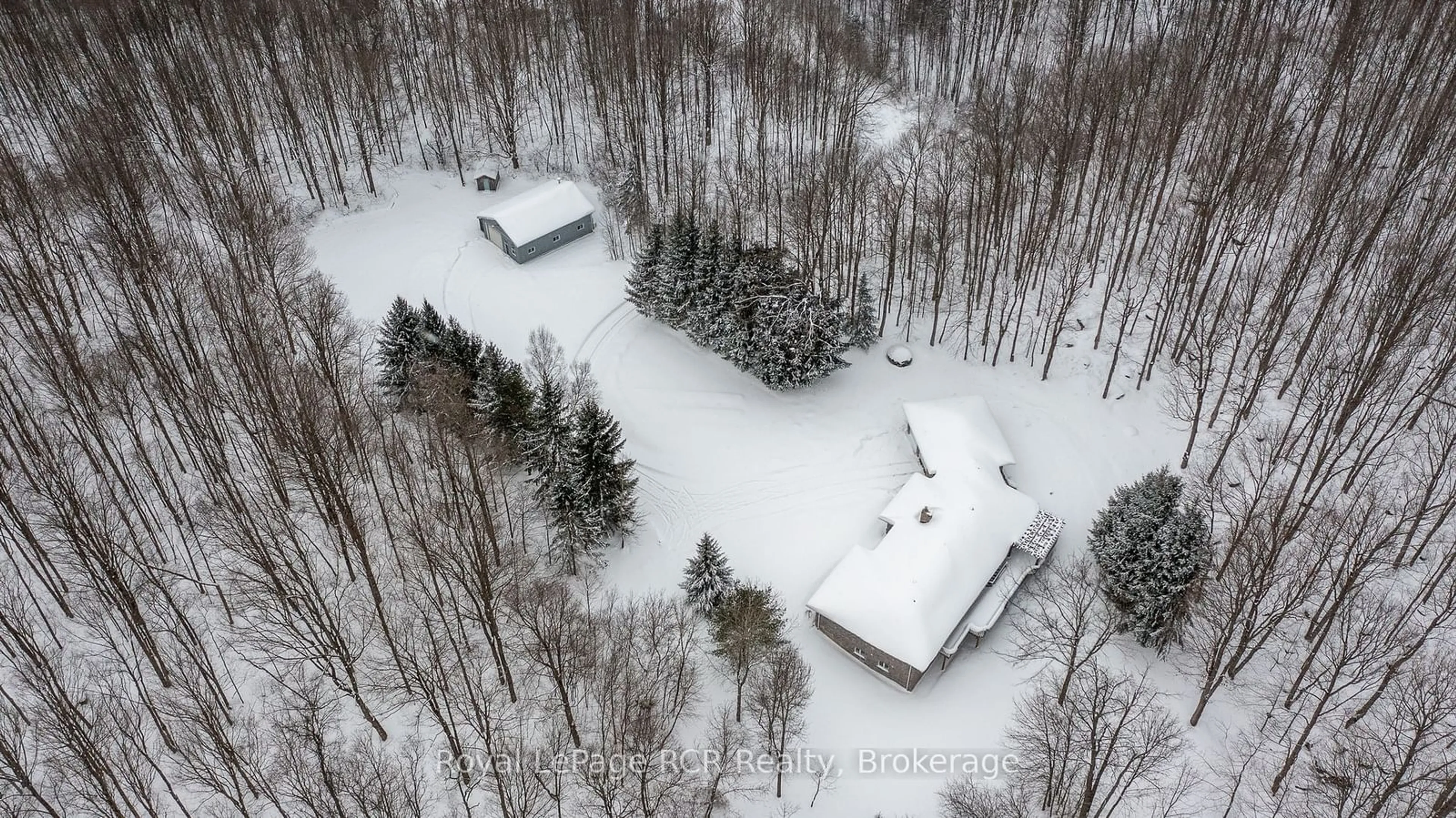 A pic from outside/outdoor area/front of a property/back of a property/a pic from drone, street for 78 LAKE St, Georgian Bluffs Ontario N0H 2K0