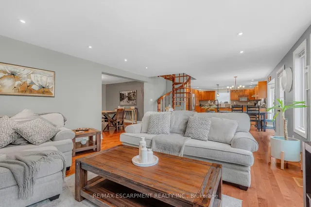 Additional property image - 82 Rymal Rd