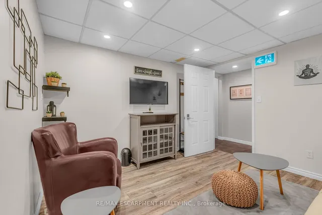 Additional property image - 82 Rymal Rd
