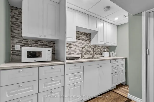 Additional property image - 82 Rymal Rd