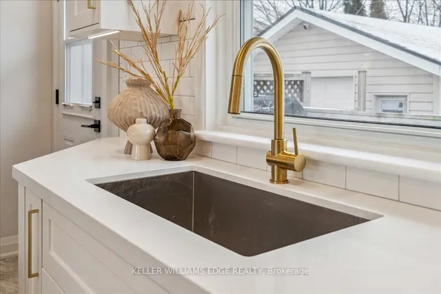 Additional property image - 4 Fernwood Cres