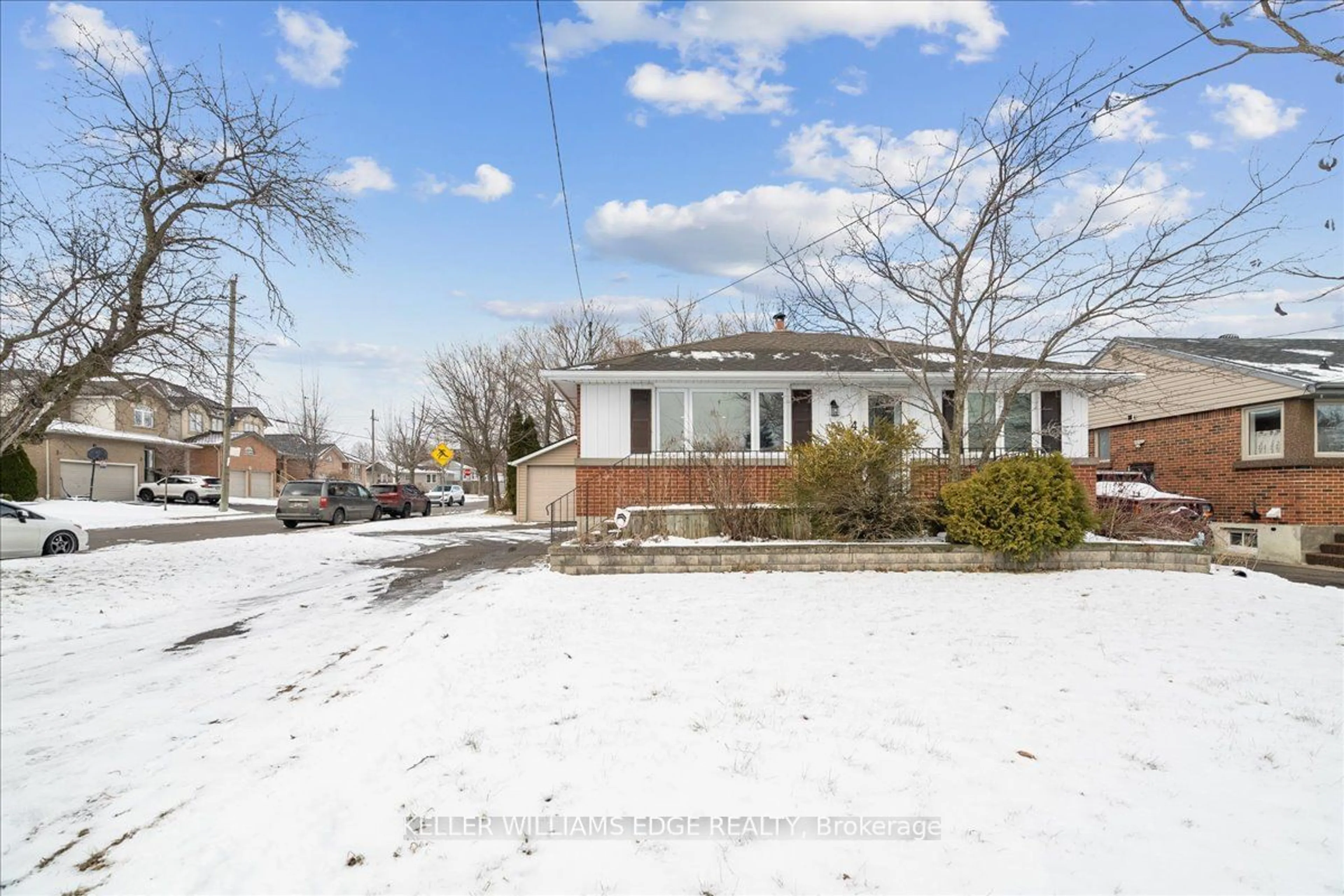 Unknown for 4 Fernwood Cres, Hamilton Ontario L8T 3L1