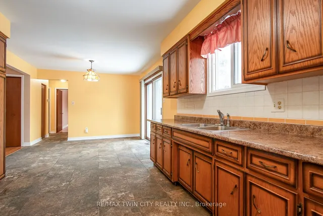 Additional property image - 21 Bridge St