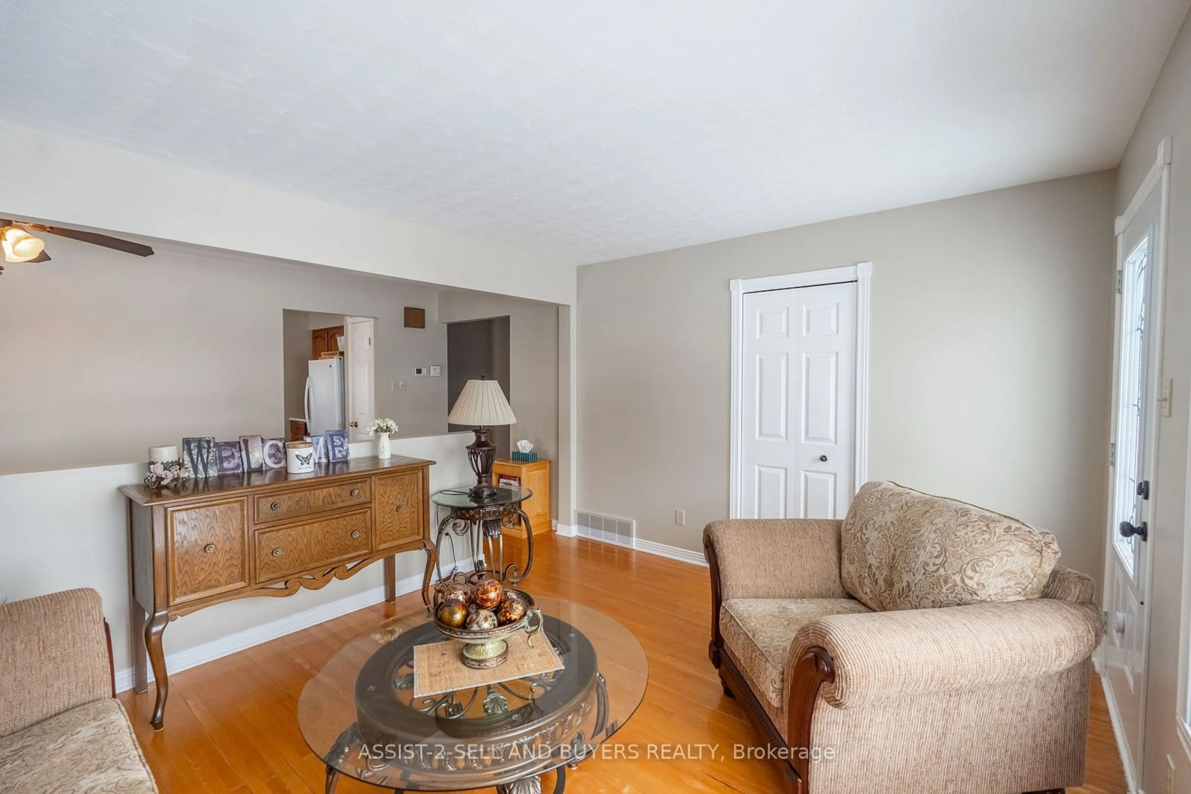 Living room with furniture, unknown for 3109 Duval Ave, Cornwall Ontario K6K 1C1