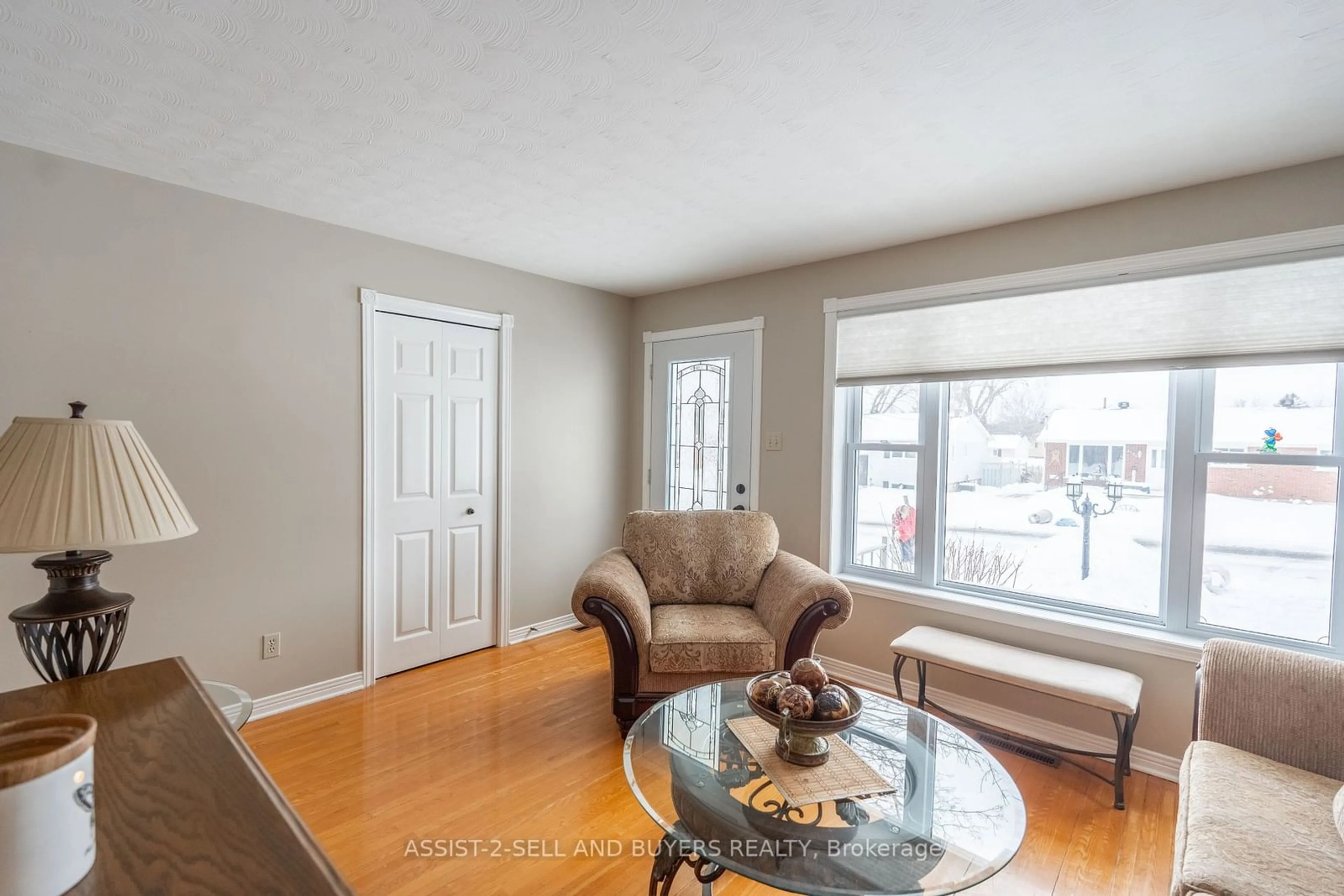 Living room with furniture, unknown for 3109 Duval Ave, Cornwall Ontario K6K 1C1