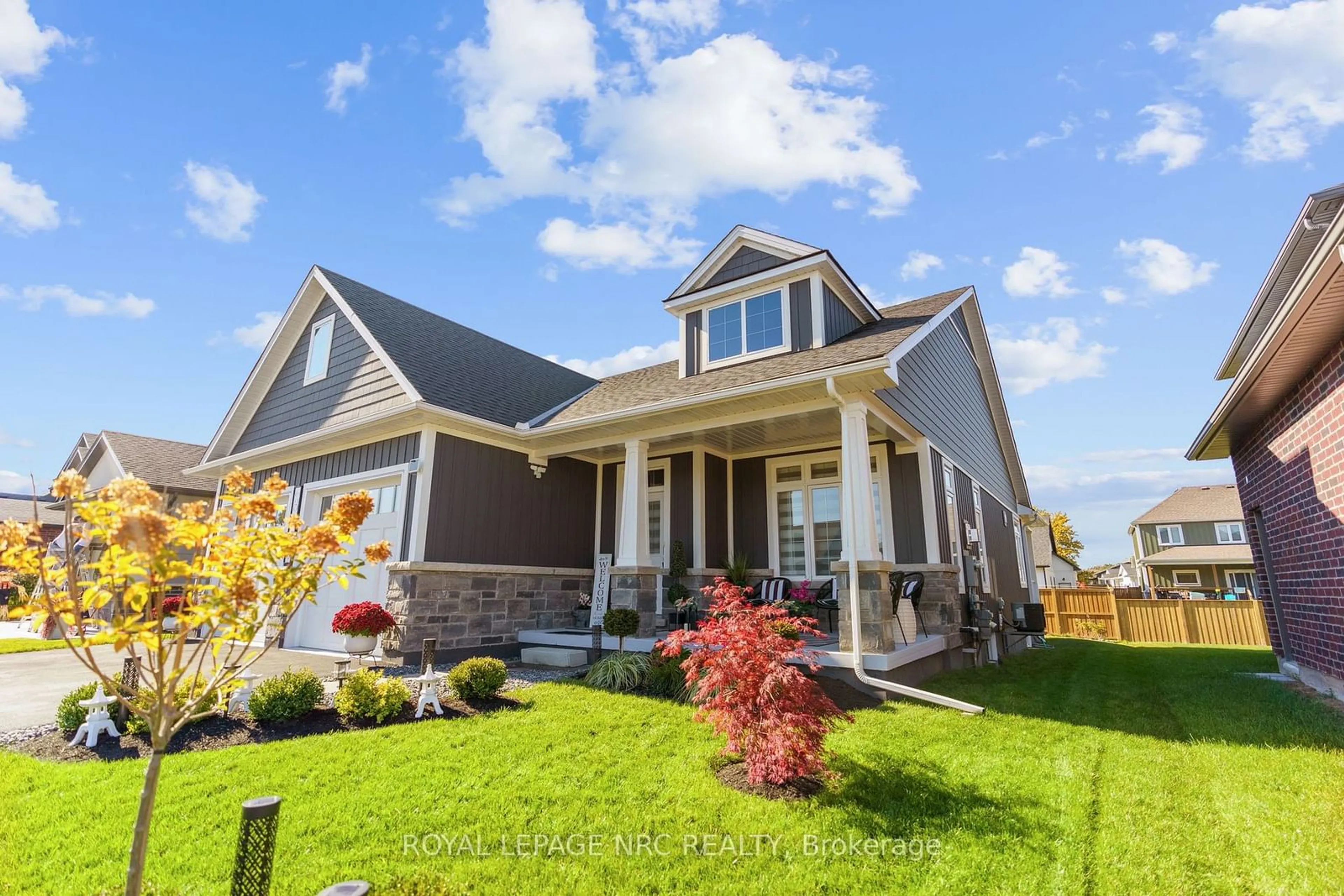 Home with vinyl exterior material, unknown for 3585 CANFIELD Cres, Fort Erie Ontario L0S 1S0