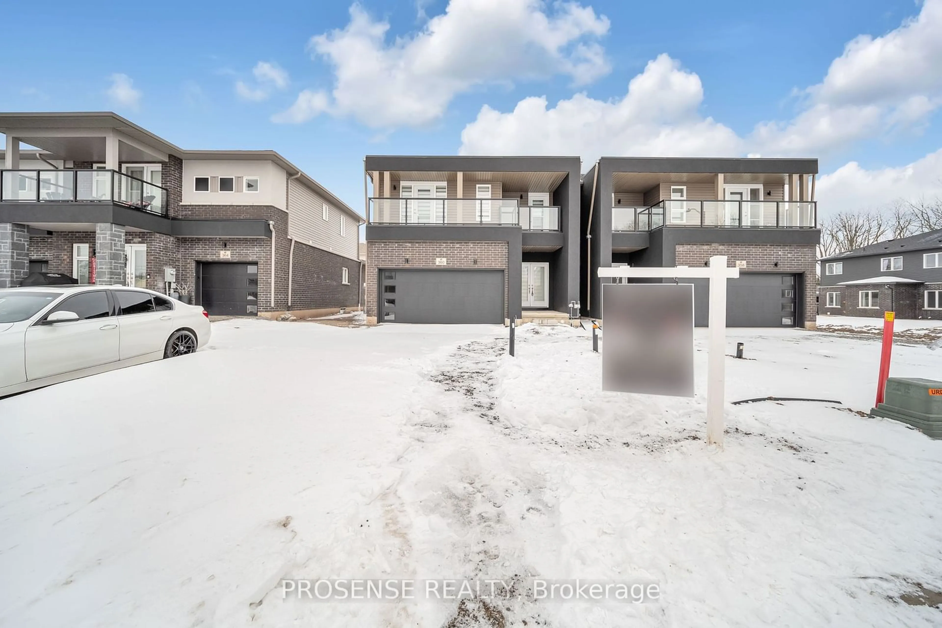 A pic from outside/outdoor area/front of a property/back of a property/a pic from drone, street for 360 Gordon Ave, Fort Erie Ontario L0S 1N0