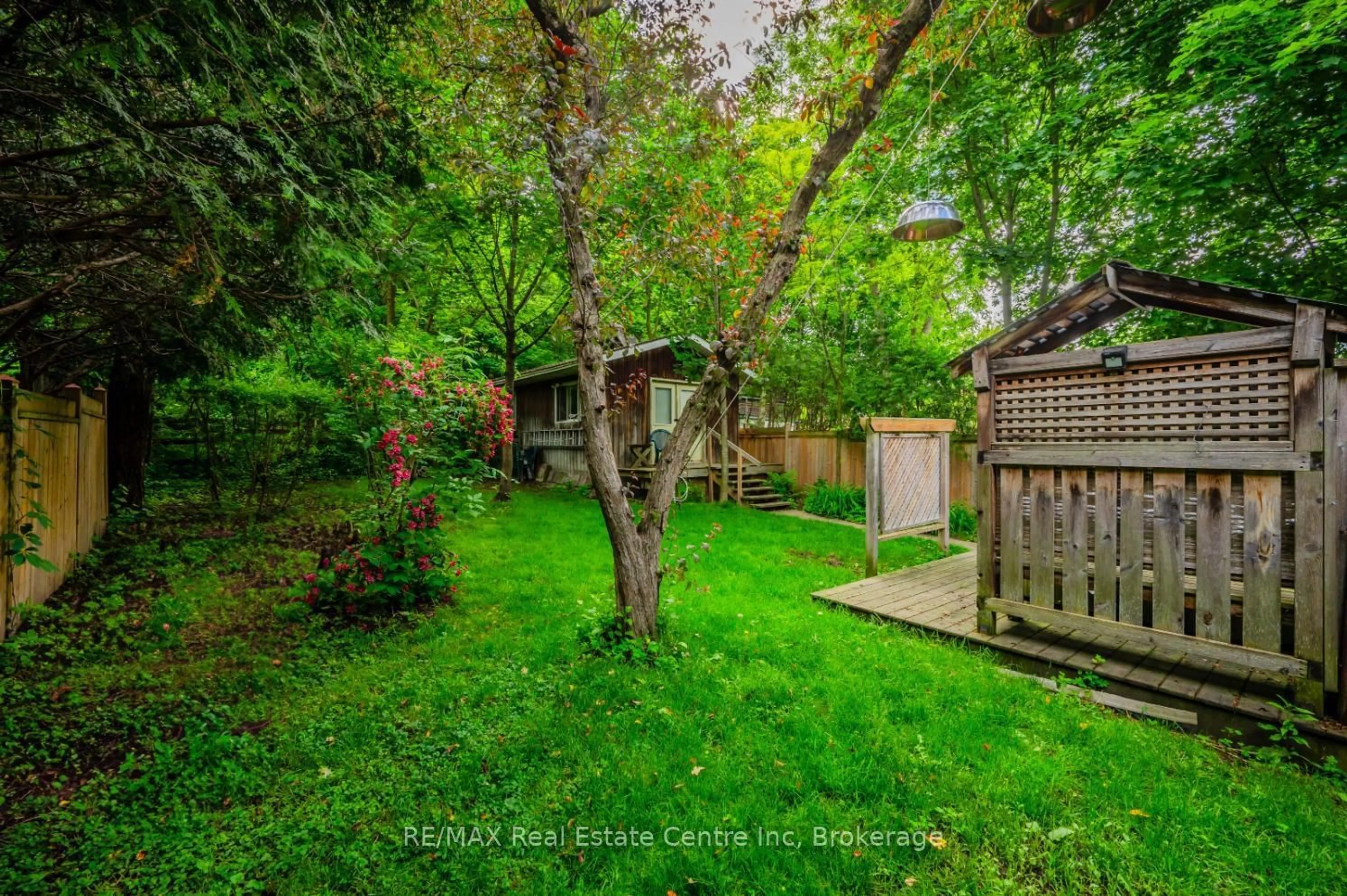 Shed for 39 King St, Guelph Ontario N1E 4P5