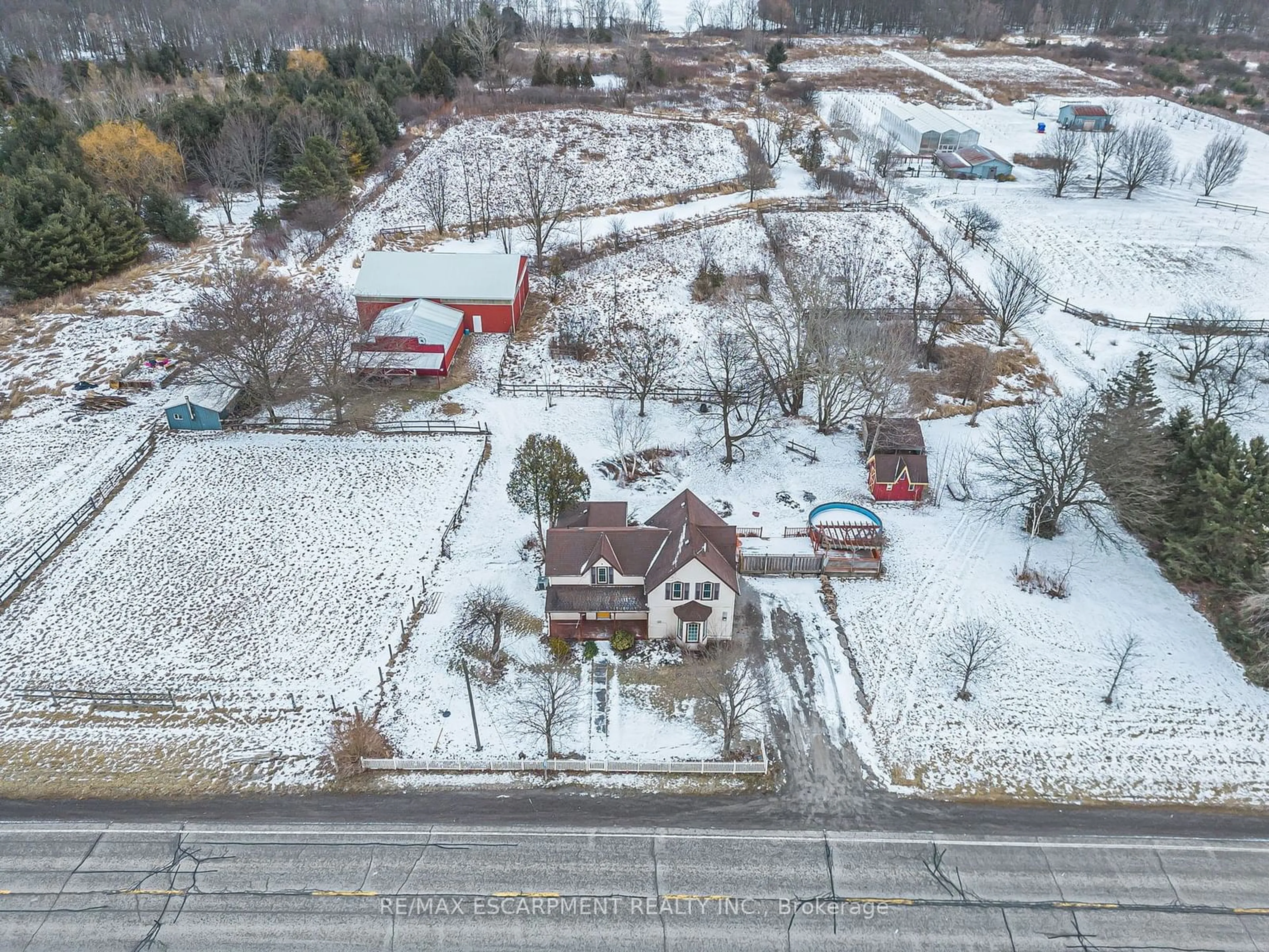 A pic from outside/outdoor area/front of a property/back of a property/a pic from drone, street for 64067 Wellandport Rd, Wainfleet Ontario L0R 2J0