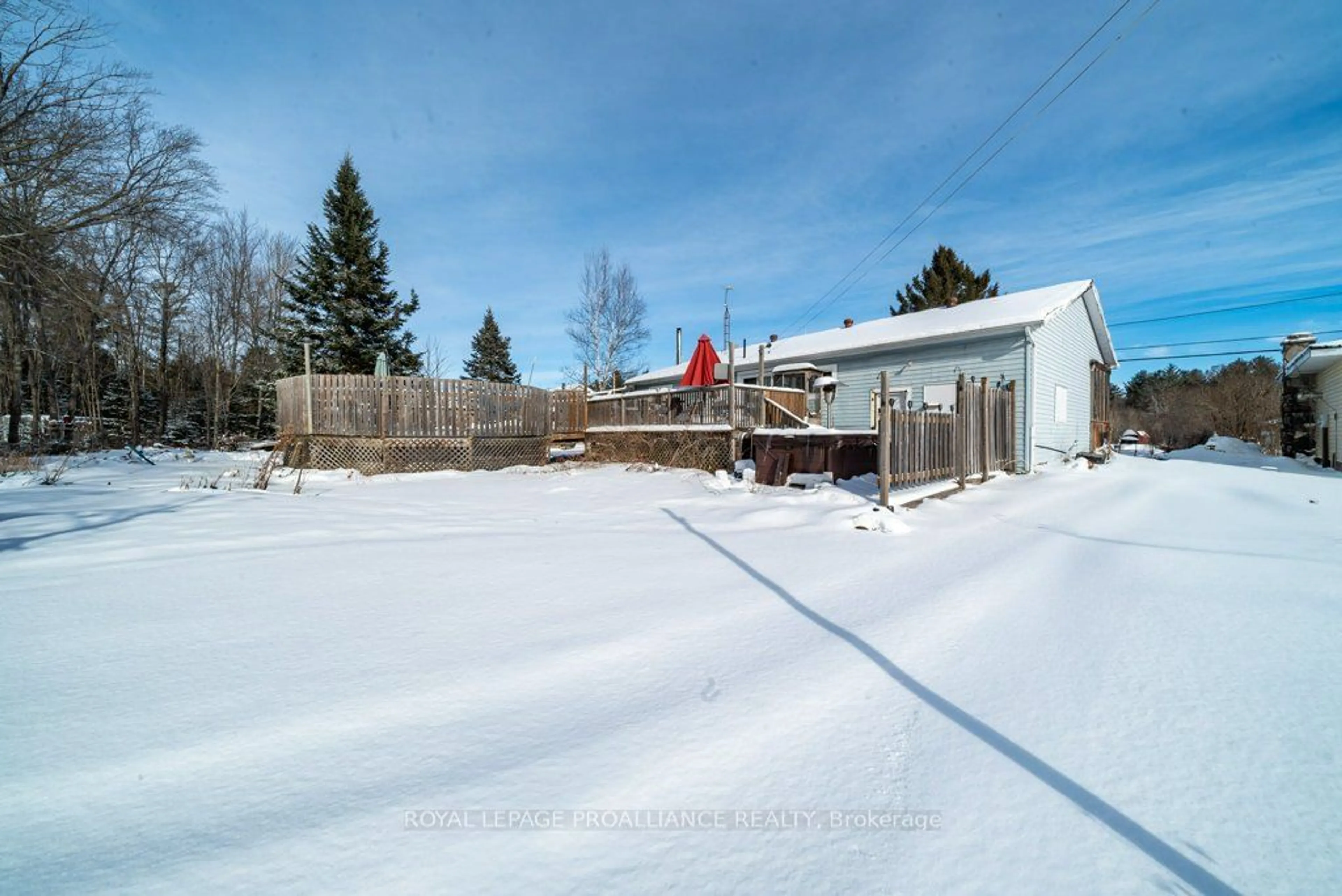 A pic from outside/outdoor area/front of a property/back of a property/a pic from drone, street for 11902 Highway 41, Addington Highlands Ontario K0H 1Z0