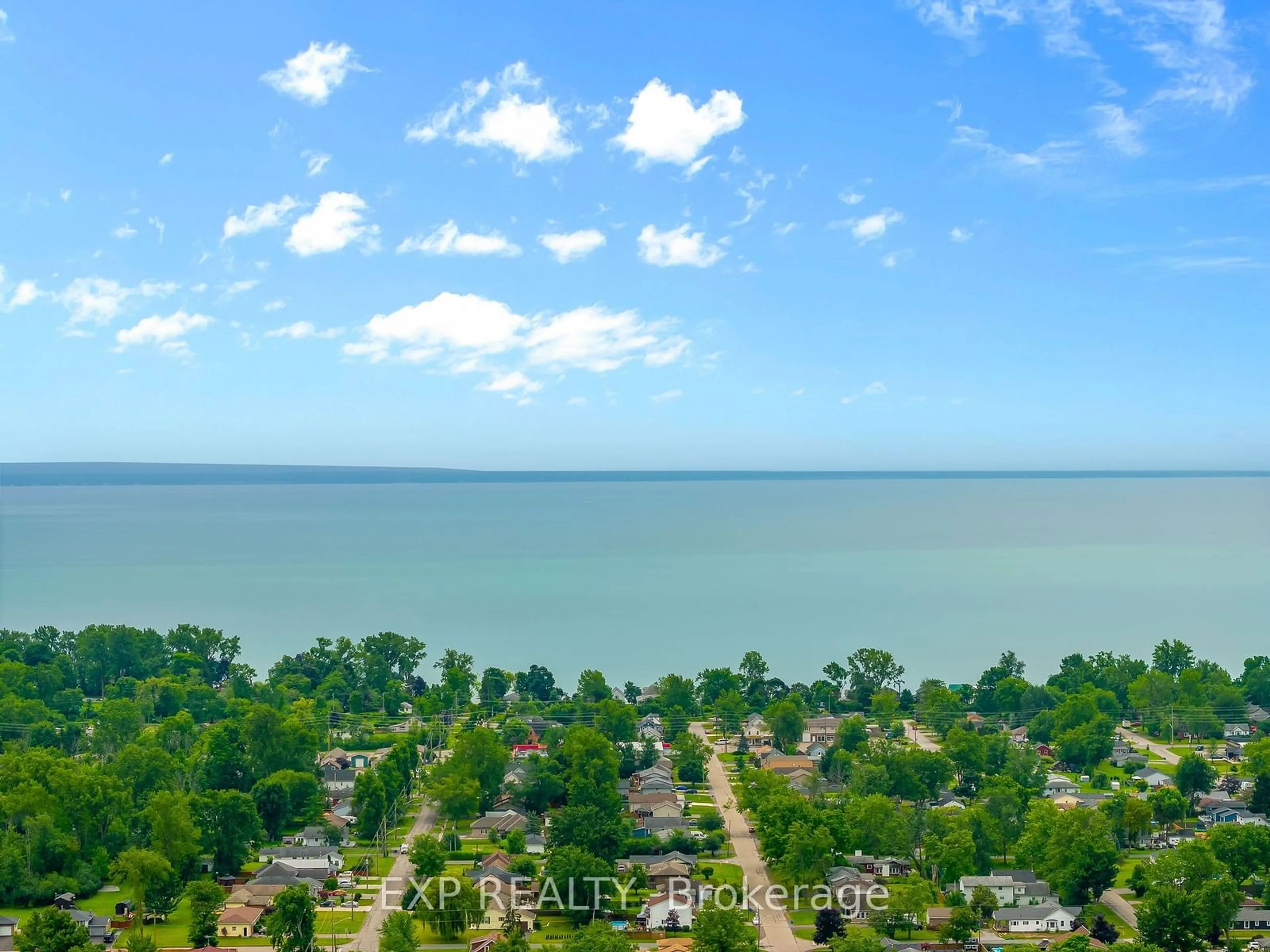 A pic from outside/outdoor area/front of a property/back of a property/a pic from drone, water/lake/river/ocean view for 689 Brian St, Fort Erie Ontario L2A 6W2