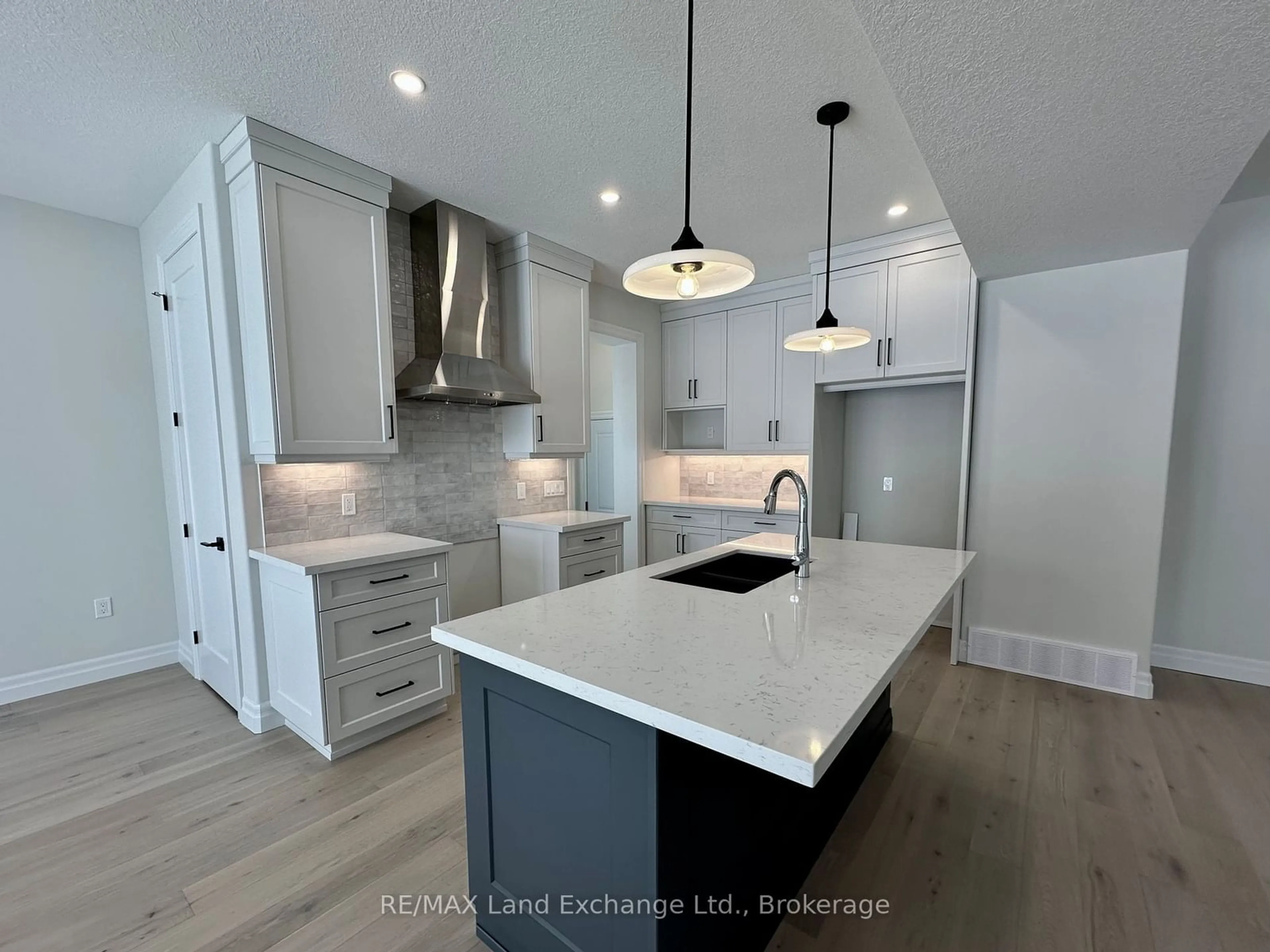 Open concept kitchen, unknown for 99 INVERNESS St, Kincardine Ontario N2Z 1J4