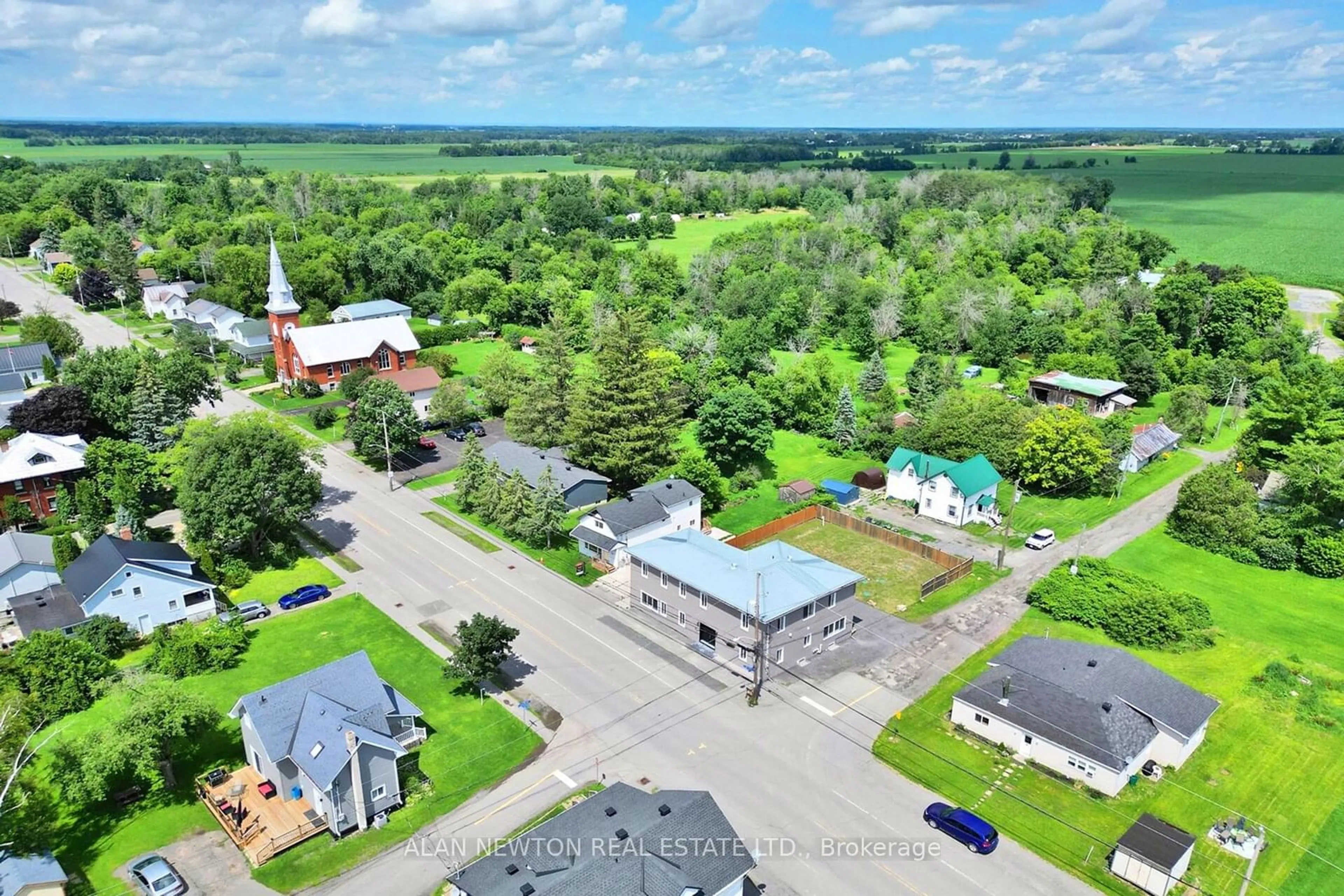 A pic from outside/outdoor area/front of a property/back of a property/a pic from drone, unknown for 3269 Yorks Corners Rd, Kenmore Ontario K0A 2G0