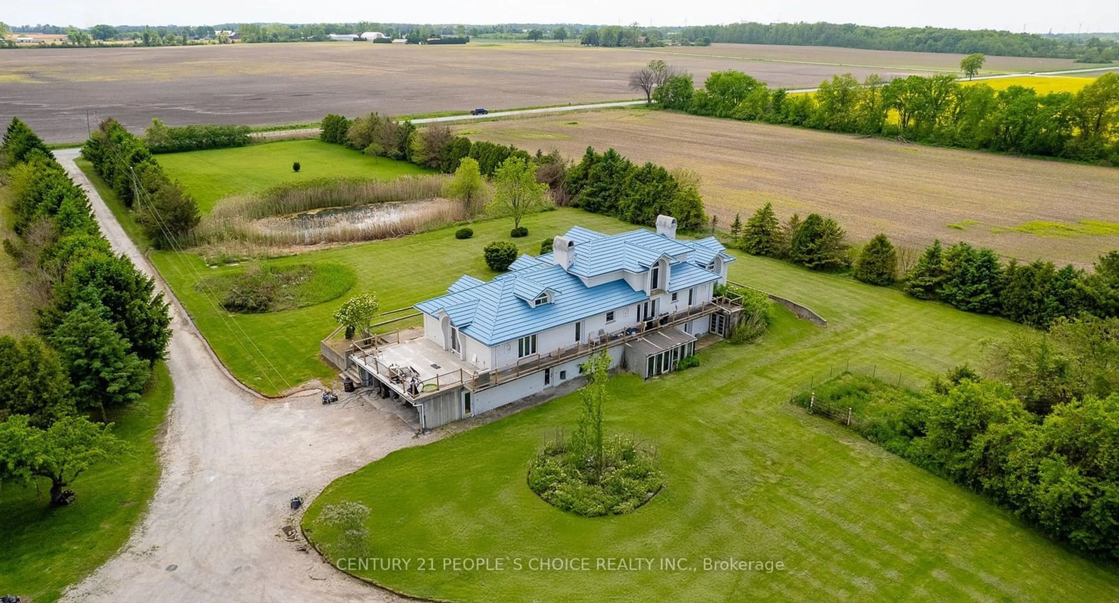 A pic from outside/outdoor area/front of a property/back of a property/a pic from drone, building for 3670 3rd Concession Rd, Essex Ontario N0R 1G0