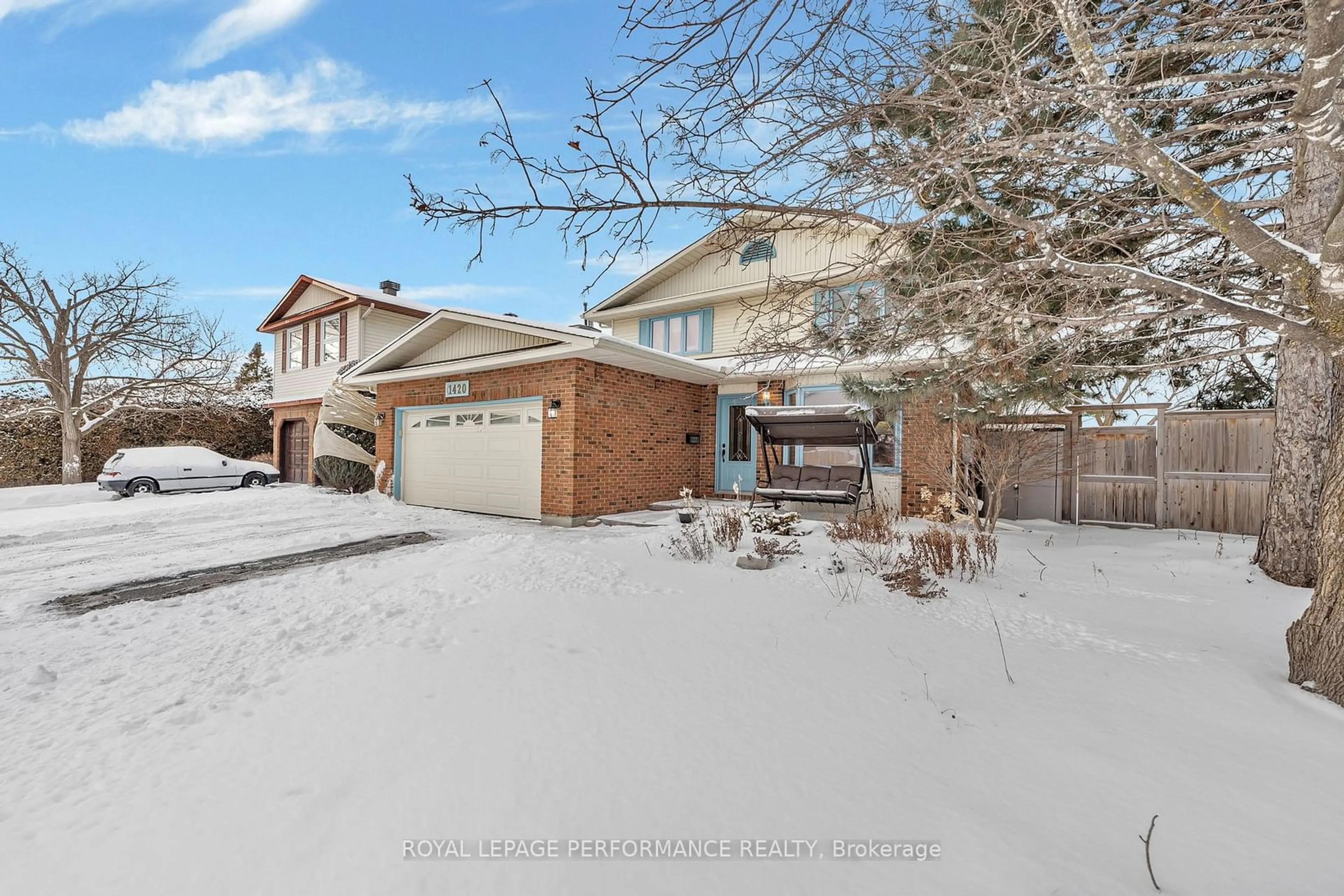 A pic from outside/outdoor area/front of a property/back of a property/a pic from drone, street for 1420 Kamouraska Circ, Orleans - Convent Glen and Area Ontario K1C 3J2