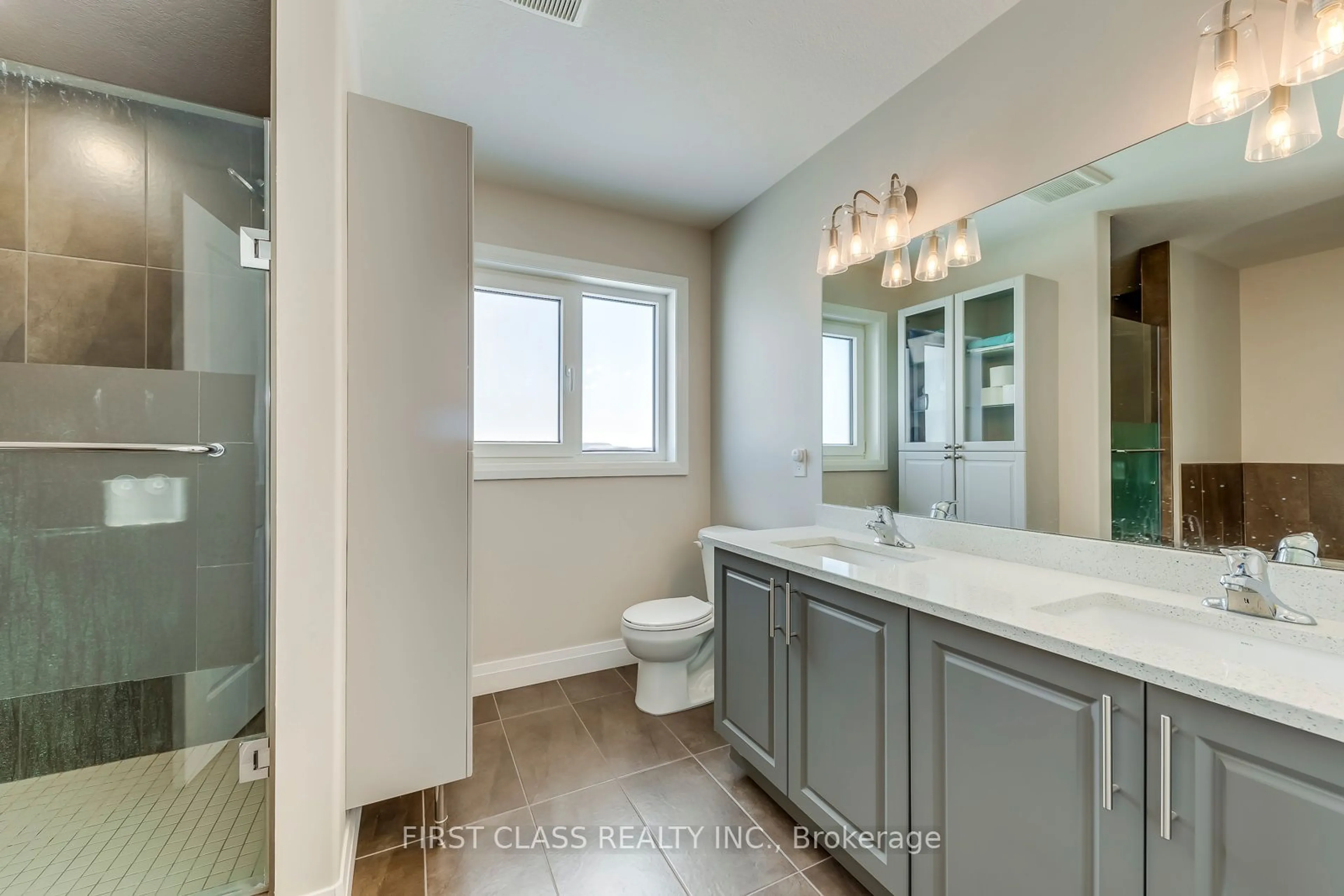 Contemporary bathroom, ceramic/tile floor for 22 Grandville Circ, Brant Ontario N3L 0E9