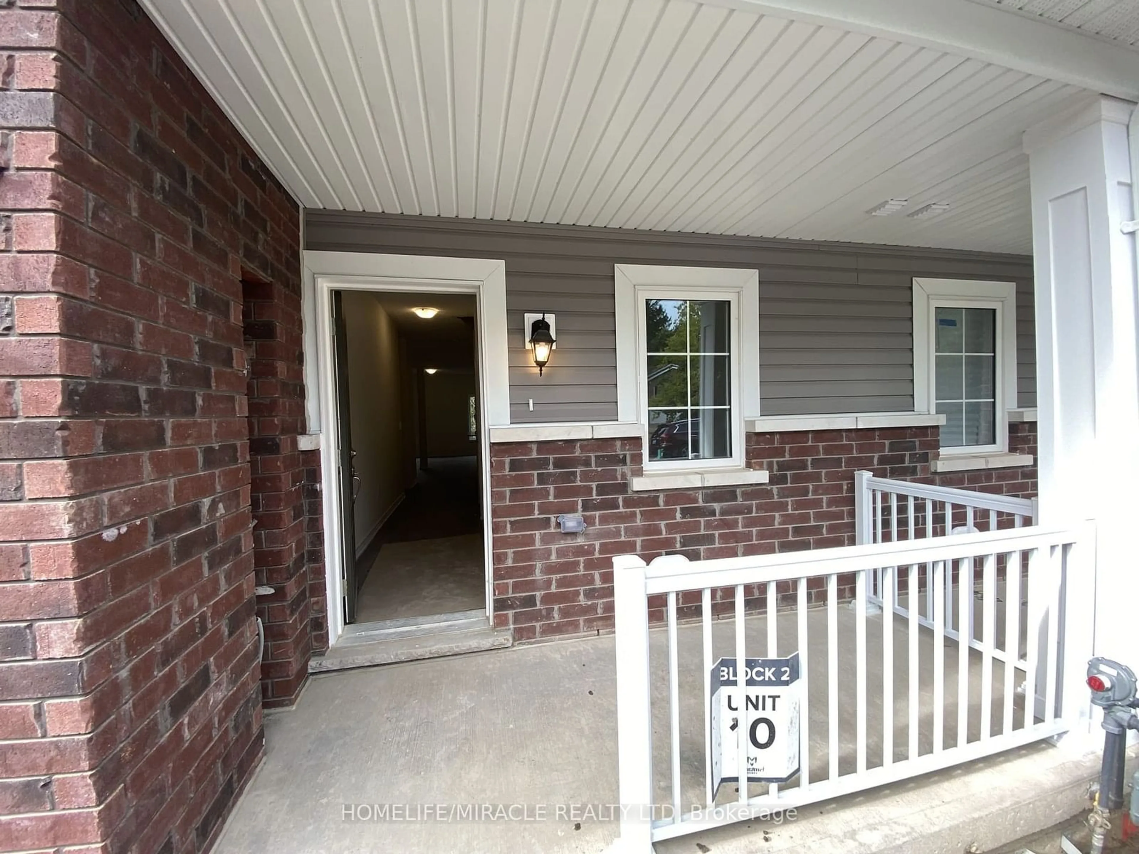 Indoor entryway for 148 Winters Way, Shelburne Ontario L9V 2X7