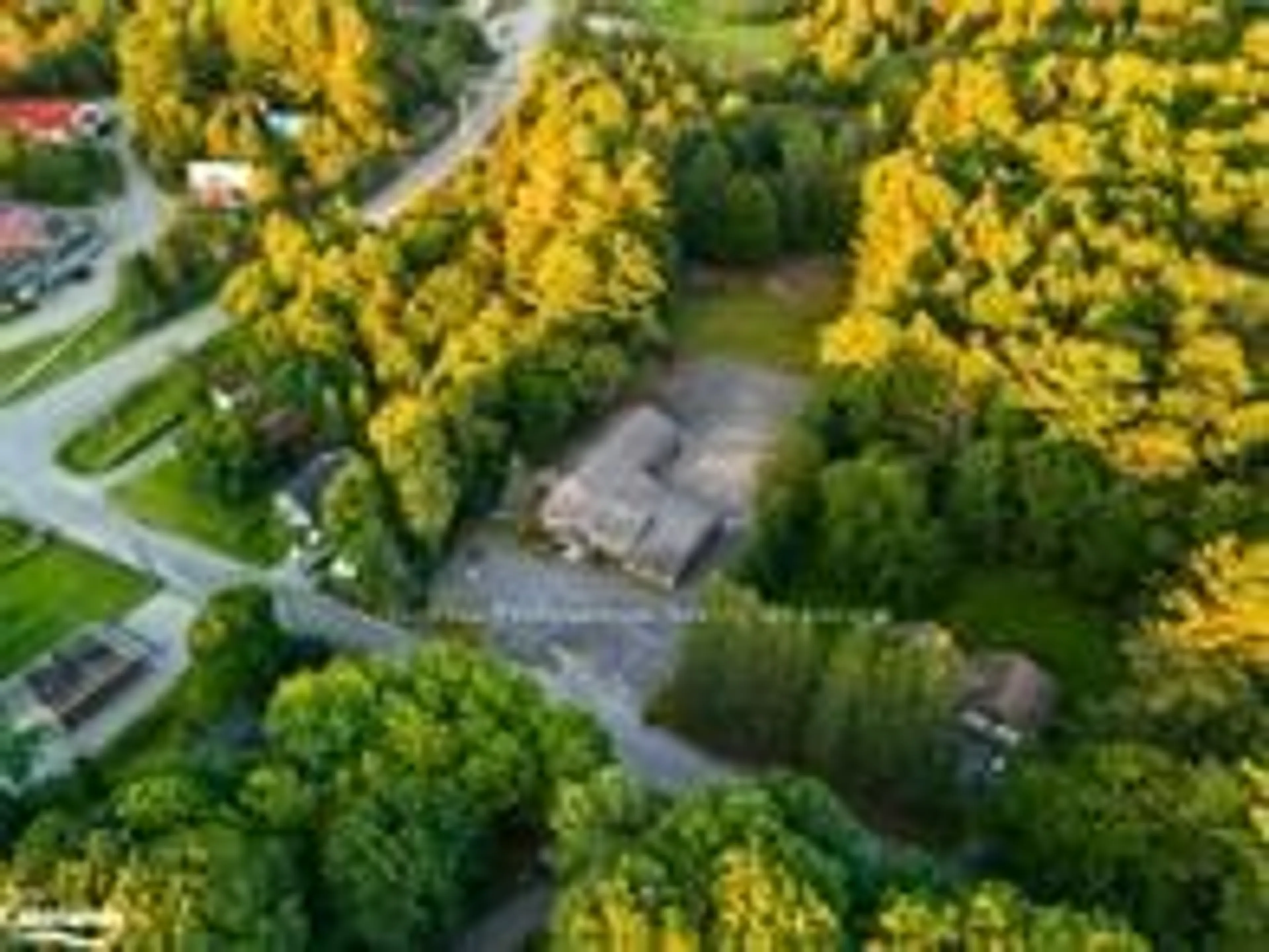 A pic from outside/outdoor area/front of a property/back of a property/a pic from drone, unknown for 2483 OLD MUSKOKA Rd, Huntsville Ontario P0B 1M0