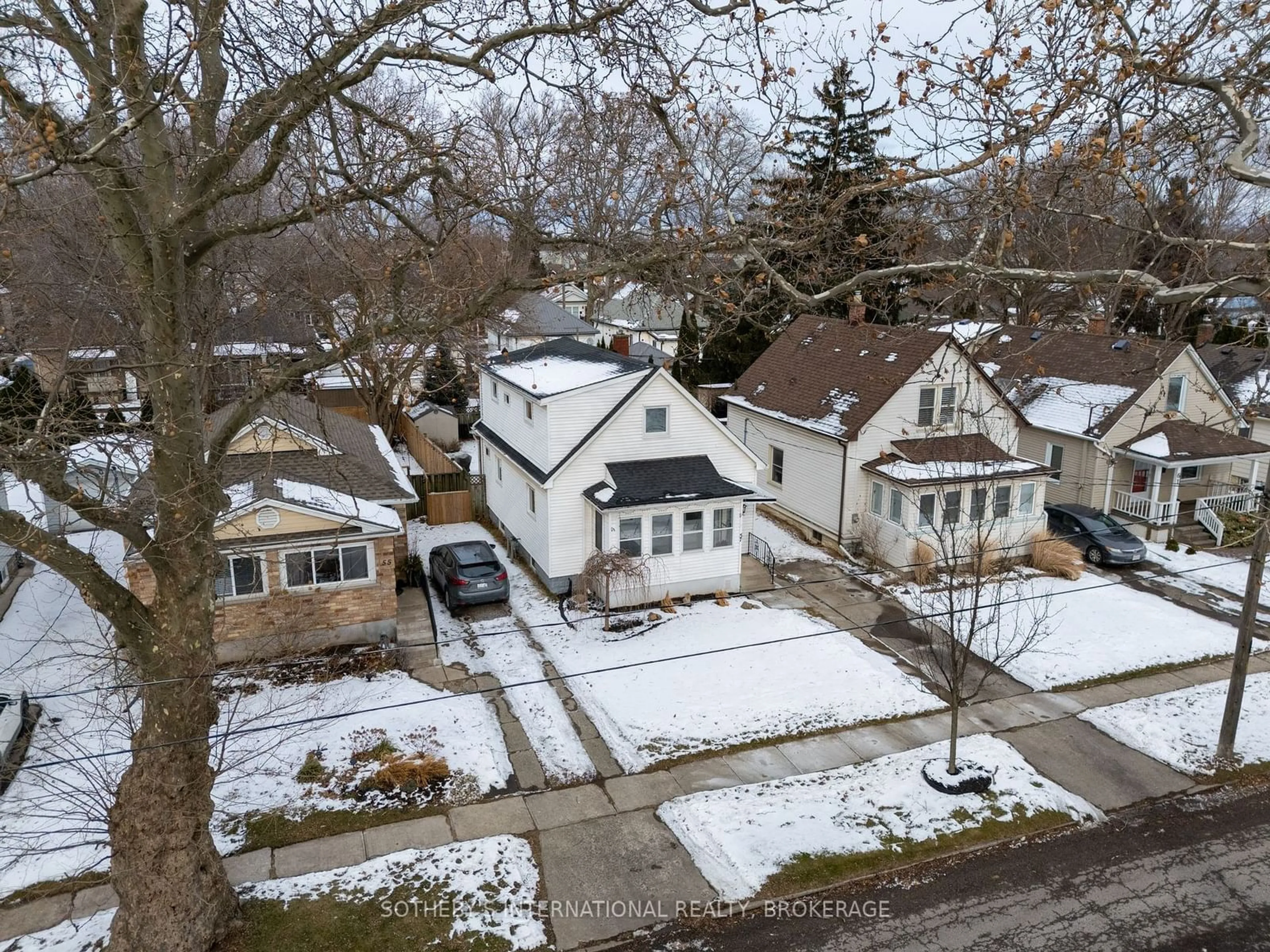 A pic from outside/outdoor area/front of a property/back of a property/a pic from drone, street for 57 St Patrick St, St. Catharines Ontario L2R 1K2