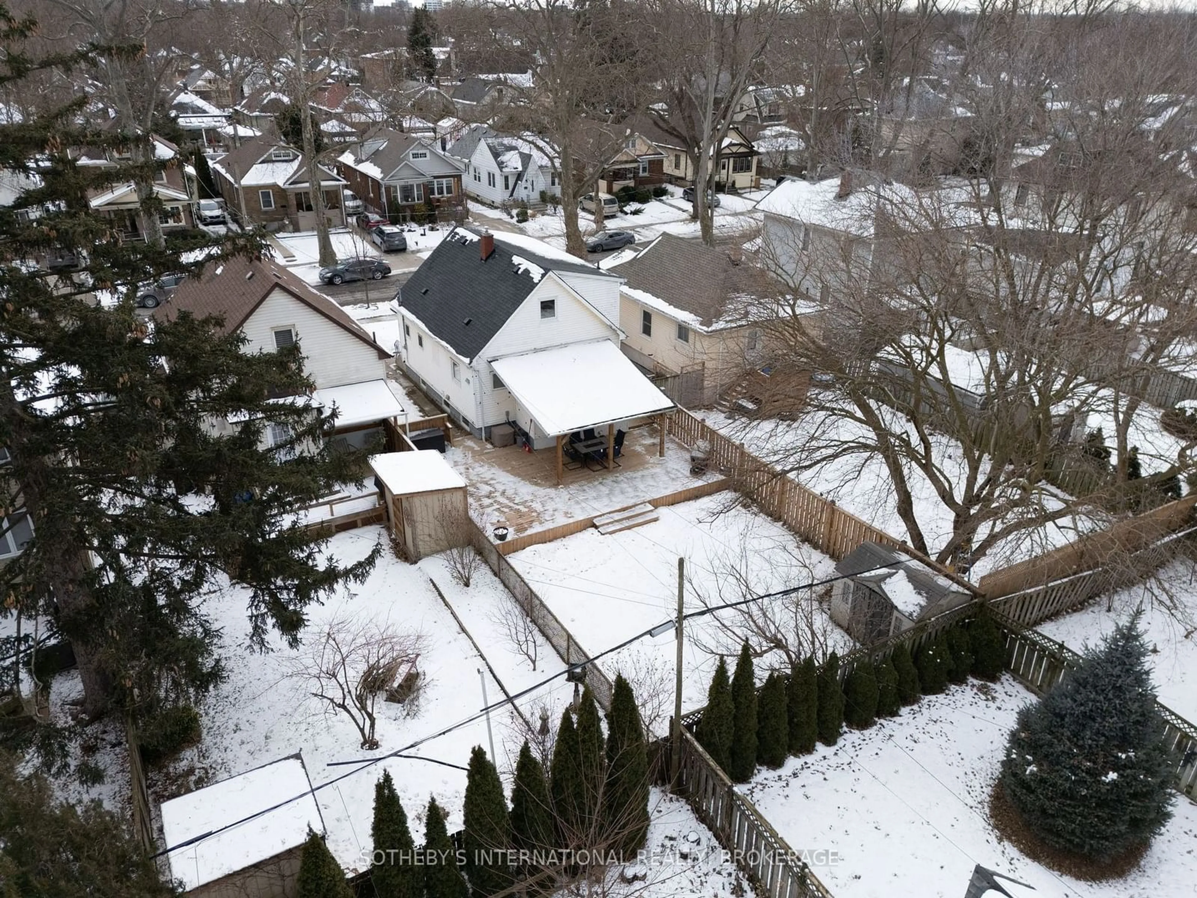 A pic from outside/outdoor area/front of a property/back of a property/a pic from drone, street for 57 St Patrick St, St. Catharines Ontario L2R 1K2