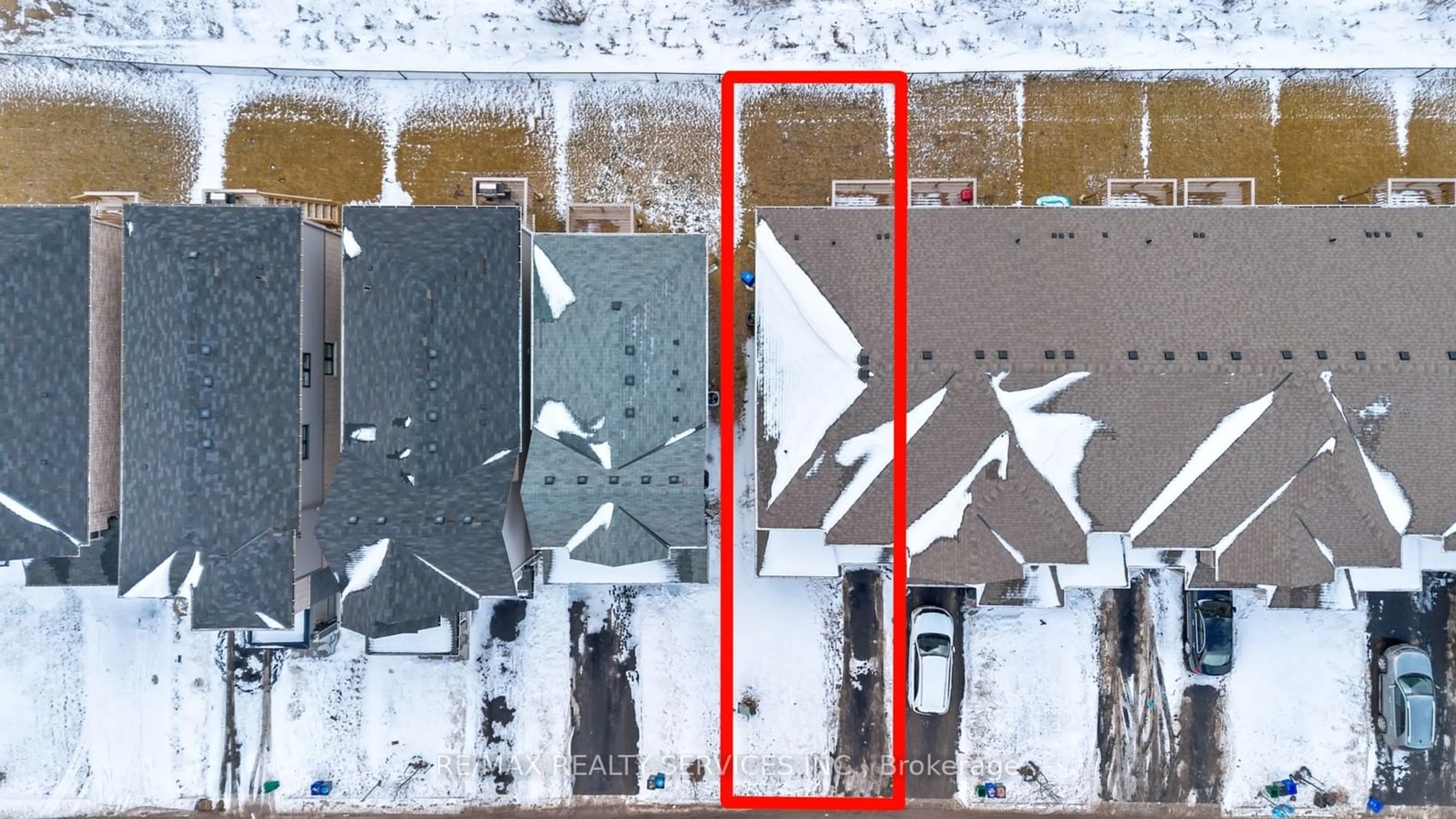 A pic from outside/outdoor area/front of a property/back of a property/a pic from drone, street for 405 Vanilla Tr, Thorold Ontario L2E 6S4