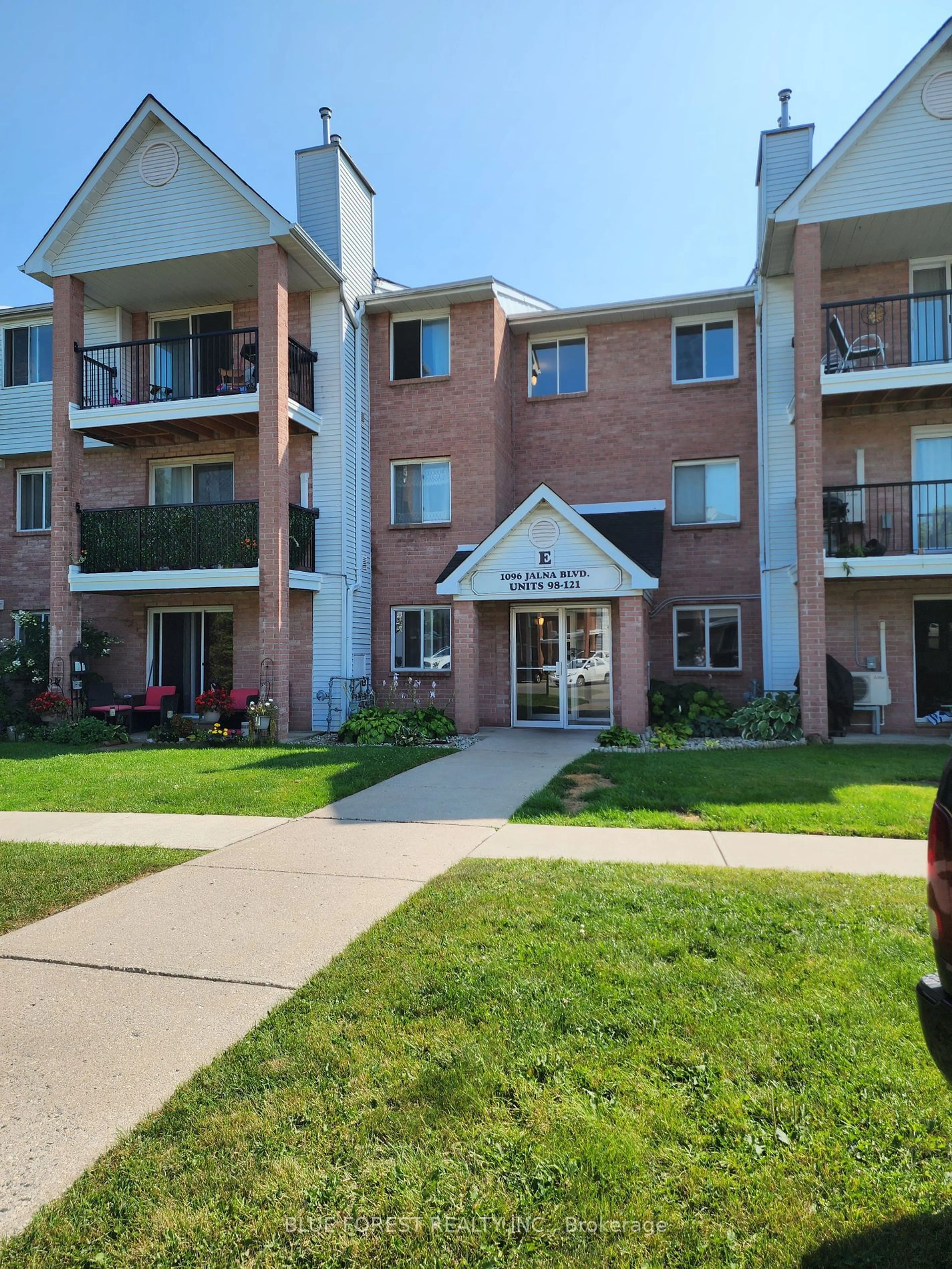 Patio, street for 1096 Jalna Blvd #103, London Ontario N6E 3B8