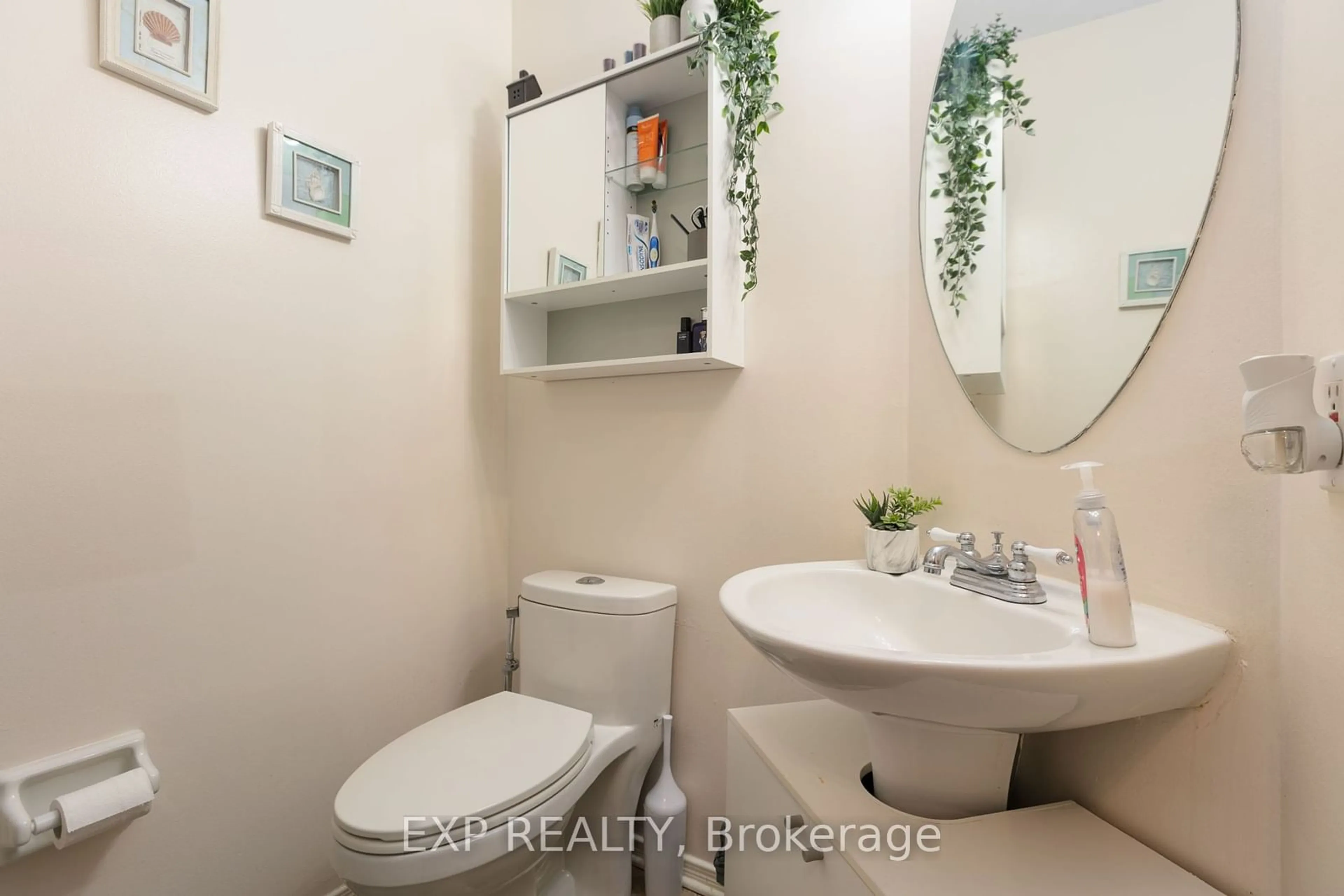 Standard bathroom, ceramic/tile floor for 122 Markland Cres, Barrhaven Ontario K2G 5Z7