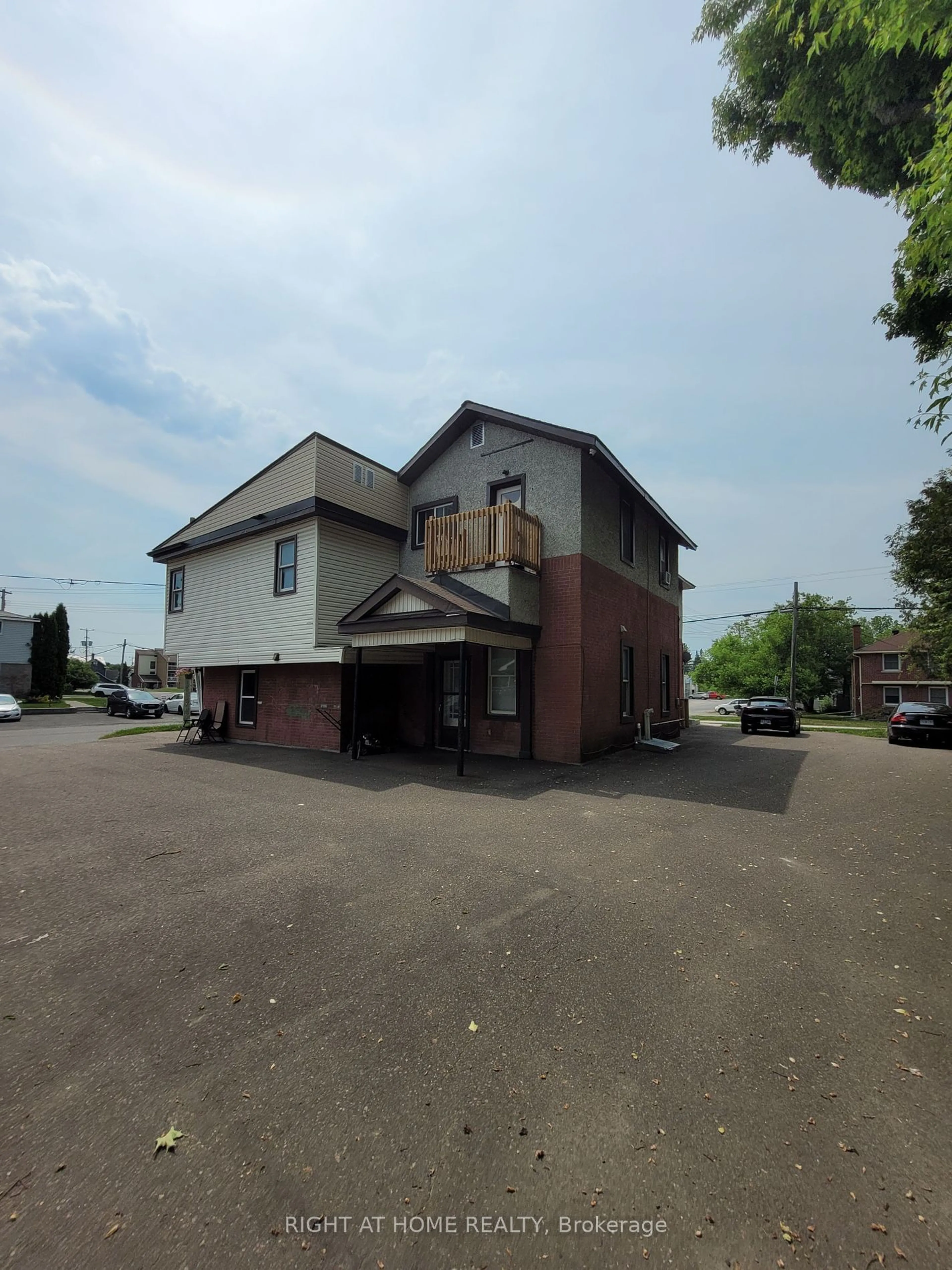 A pic from outside/outdoor area/front of a property/back of a property/a pic from drone, building for 229 Elgin St, Arnprior Ontario K7S 1P4