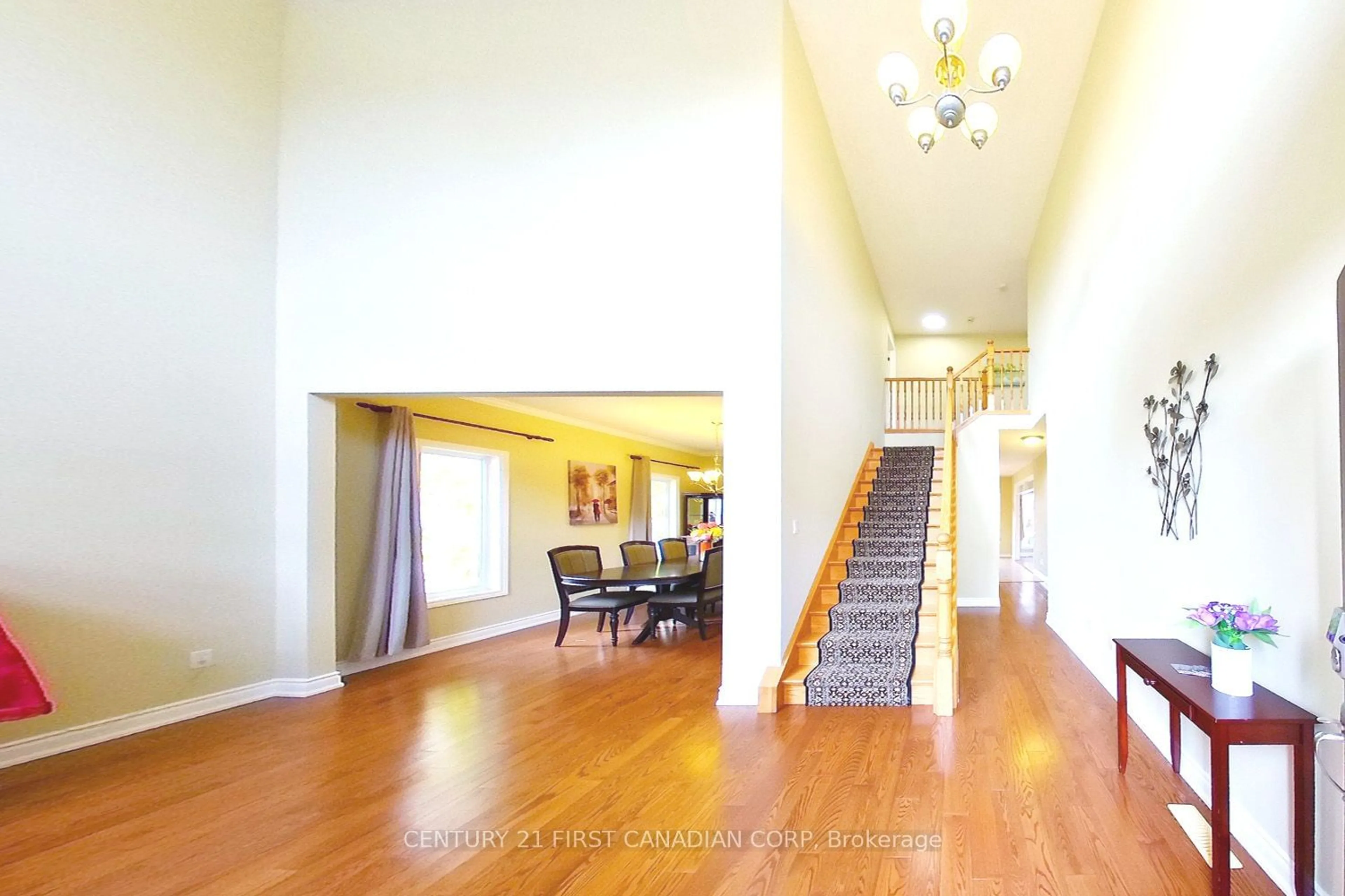 Indoor foyer for 448 COTTONTAIL Cres, London Ontario N5X 4N4