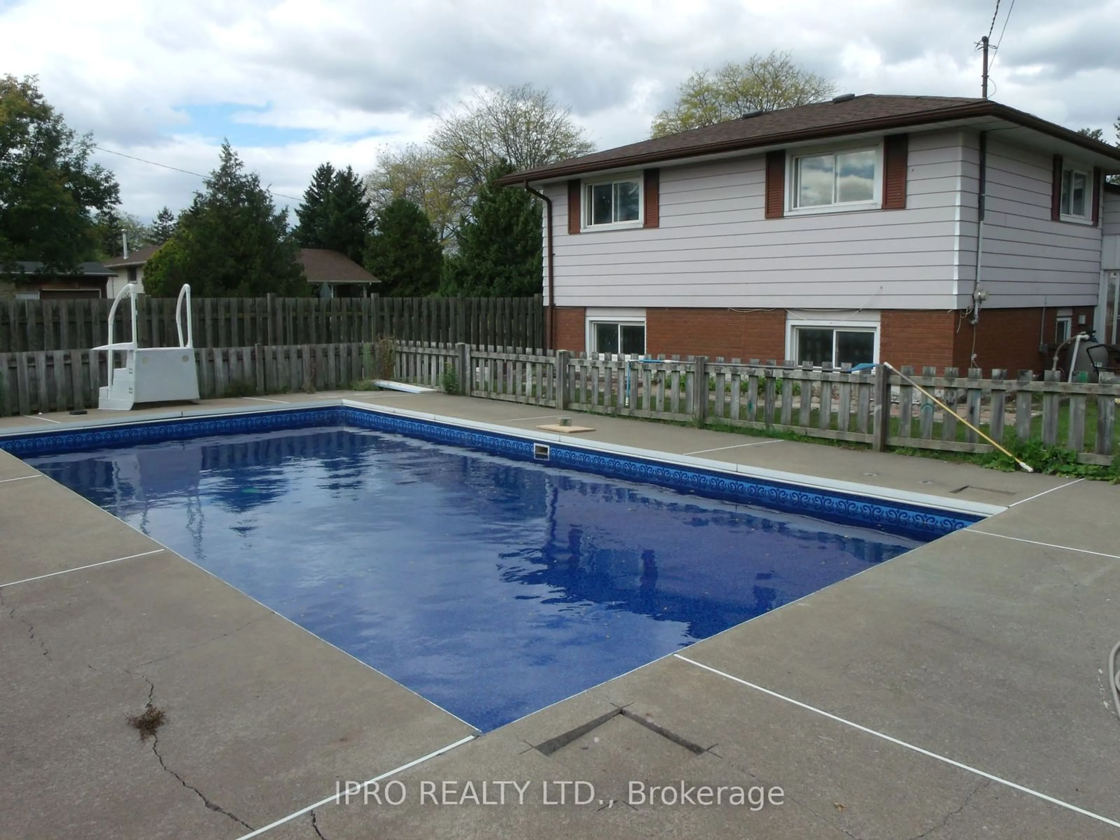 Pool for 3376 Cattell Dr, Niagara Falls Ontario L2G 6M9