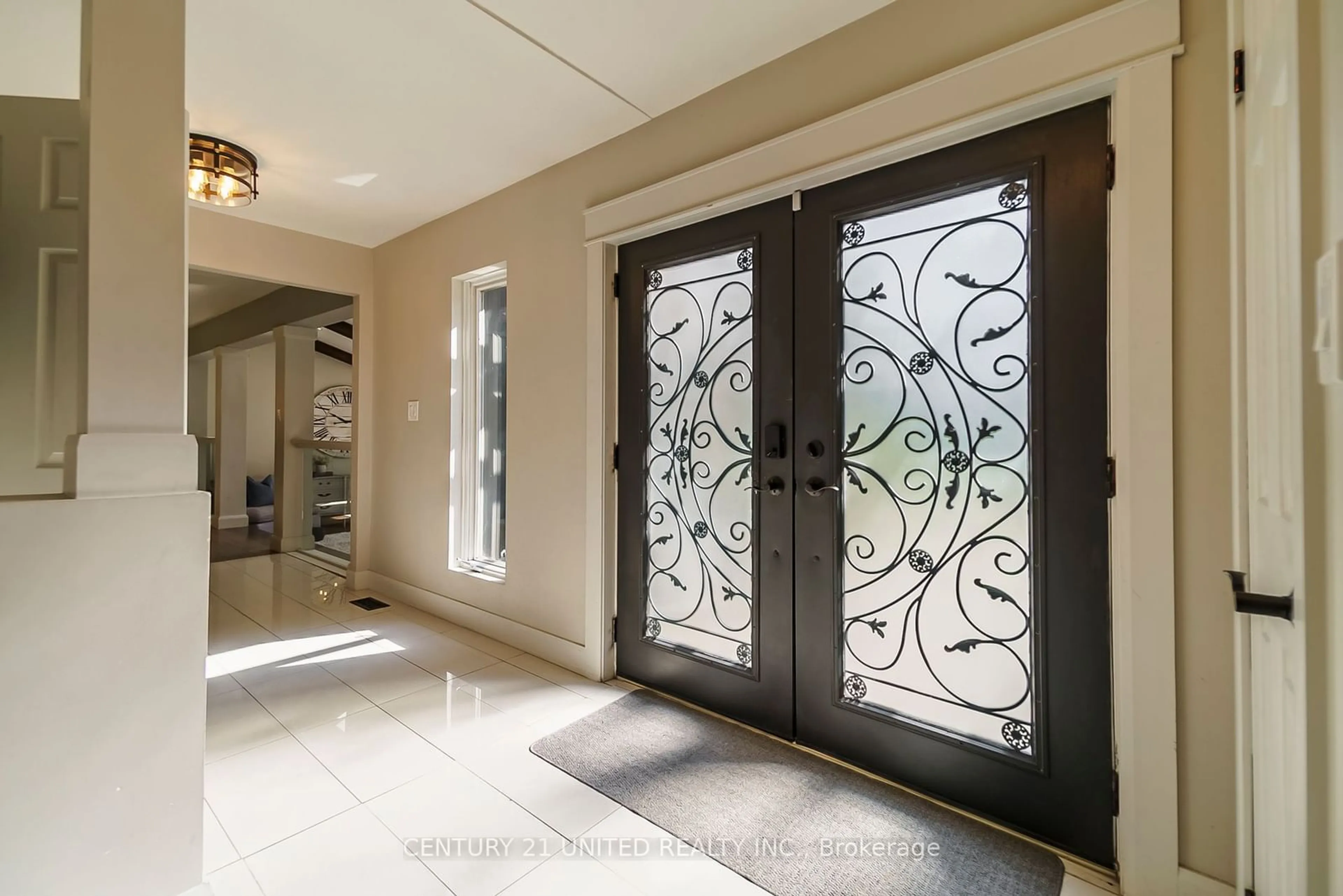 Indoor entryway for 789 Old Mill Rd, Kawartha Lakes Ontario K0L 2W0