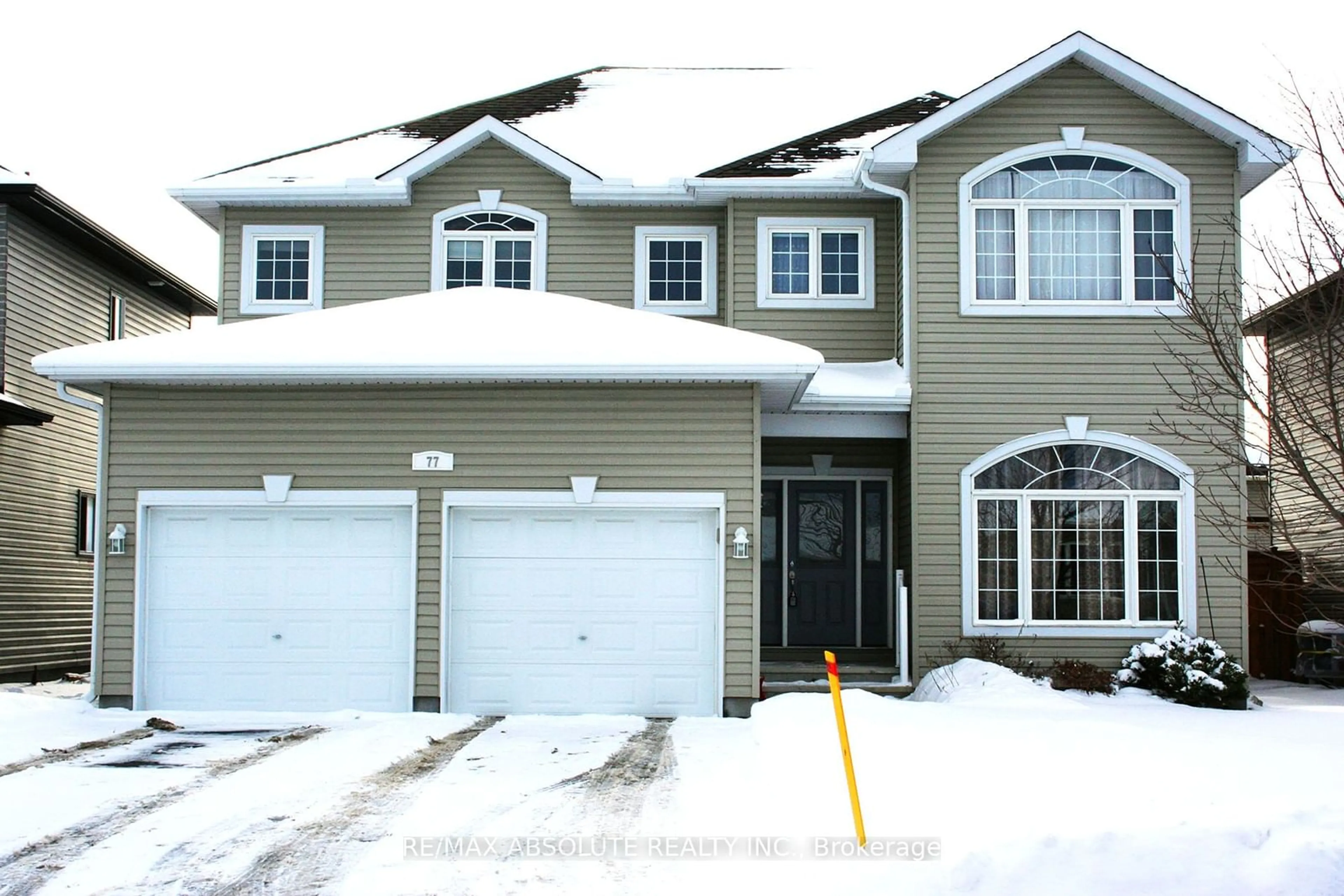 Home with vinyl exterior material, street for 77 CARTER Cres, Arnprior Ontario K7S 0C4