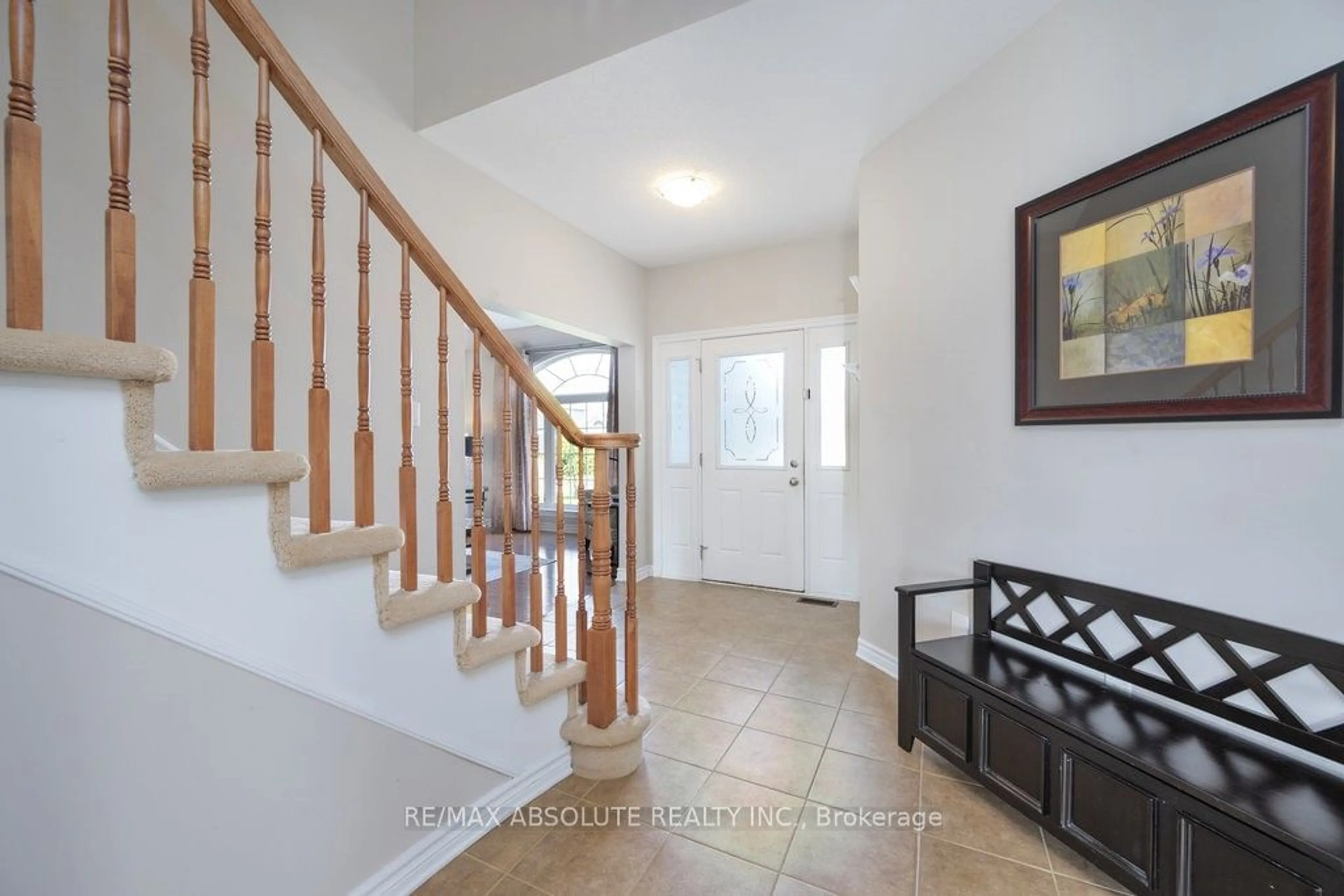 Indoor foyer for 77 CARTER Cres, Arnprior Ontario K7S 0C4