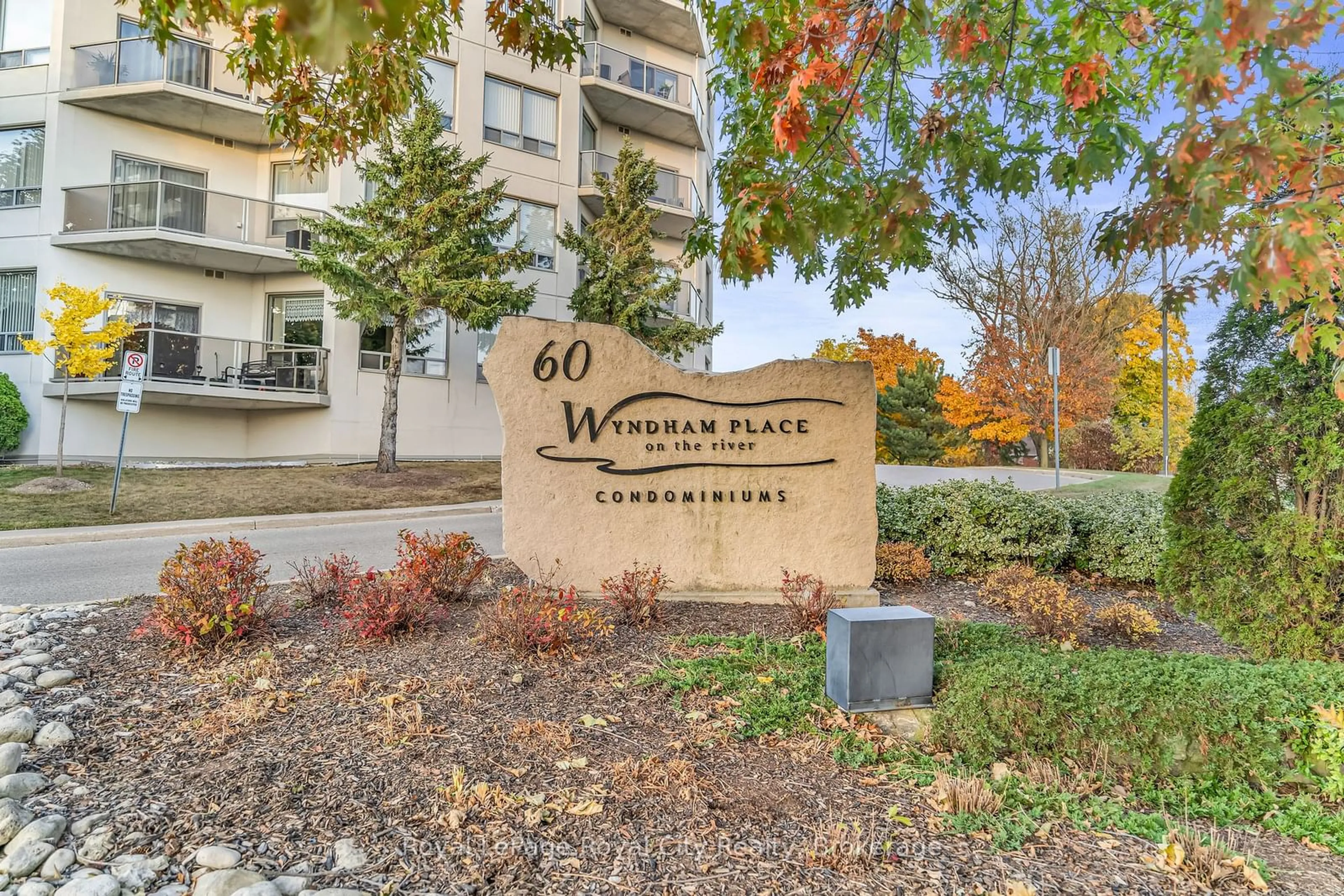 Indoor foyer for 60 WYNDHAM St #311, Guelph Ontario N1E 7H7