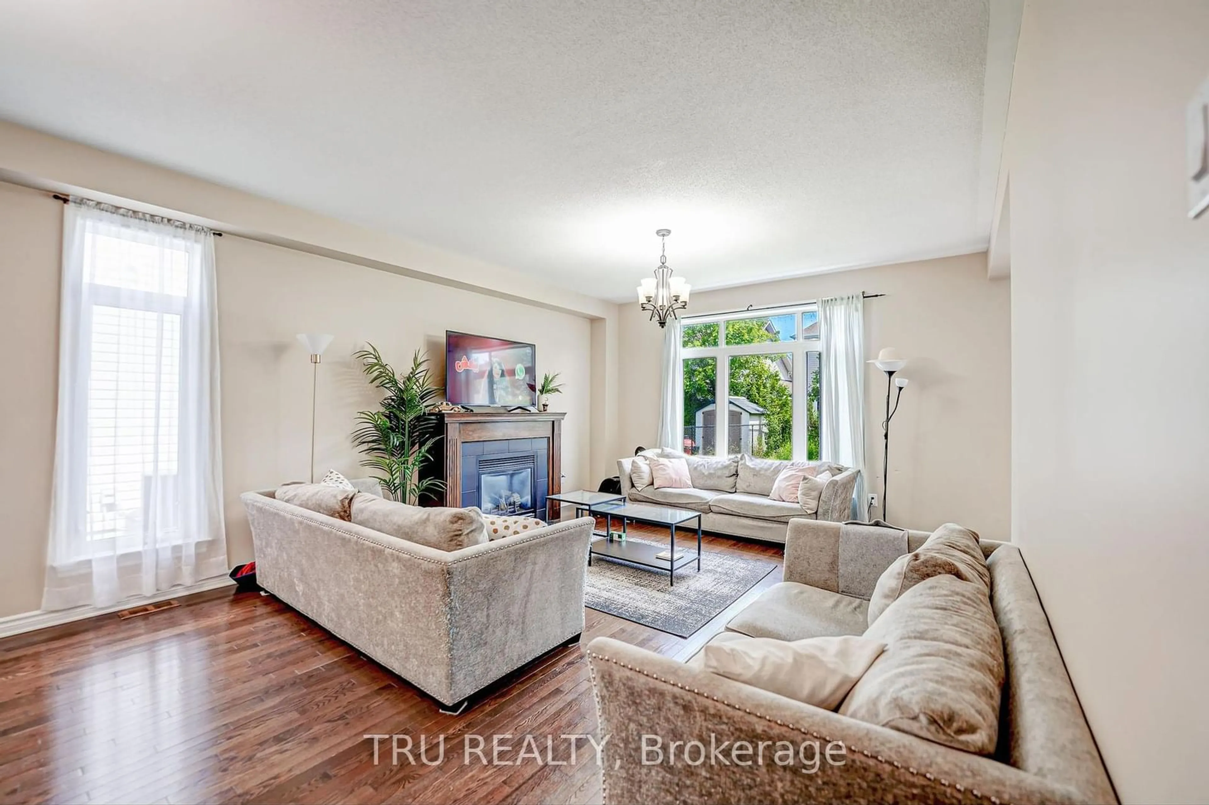 Living room with furniture, unknown for 536 GOLDEN SEDGE Way, Blossom Park - Airport and Area Ontario K1T 0G5