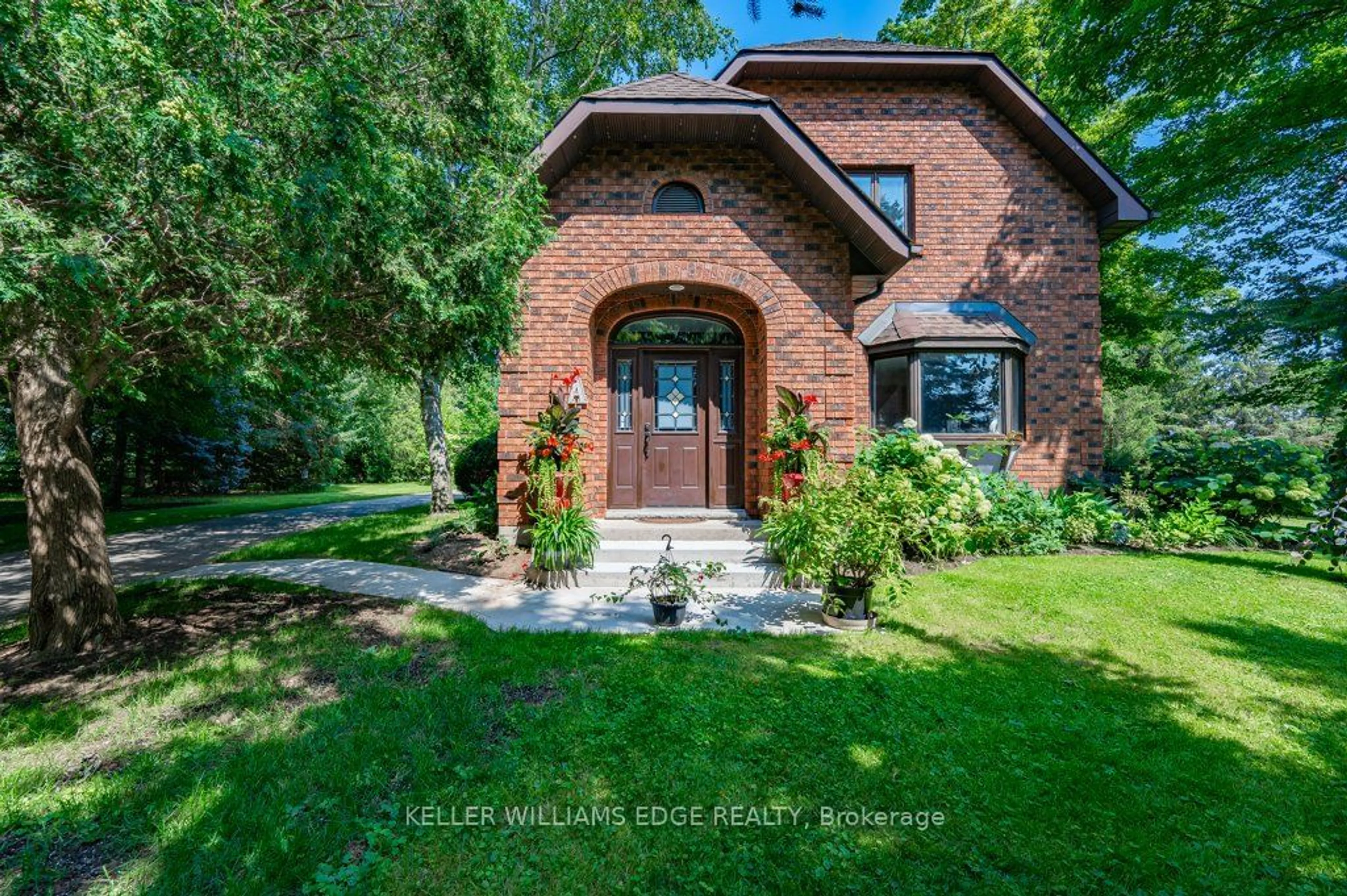 Home with brick exterior material, street for 682 Westover Rd, Hamilton Ontario L8B 1R5