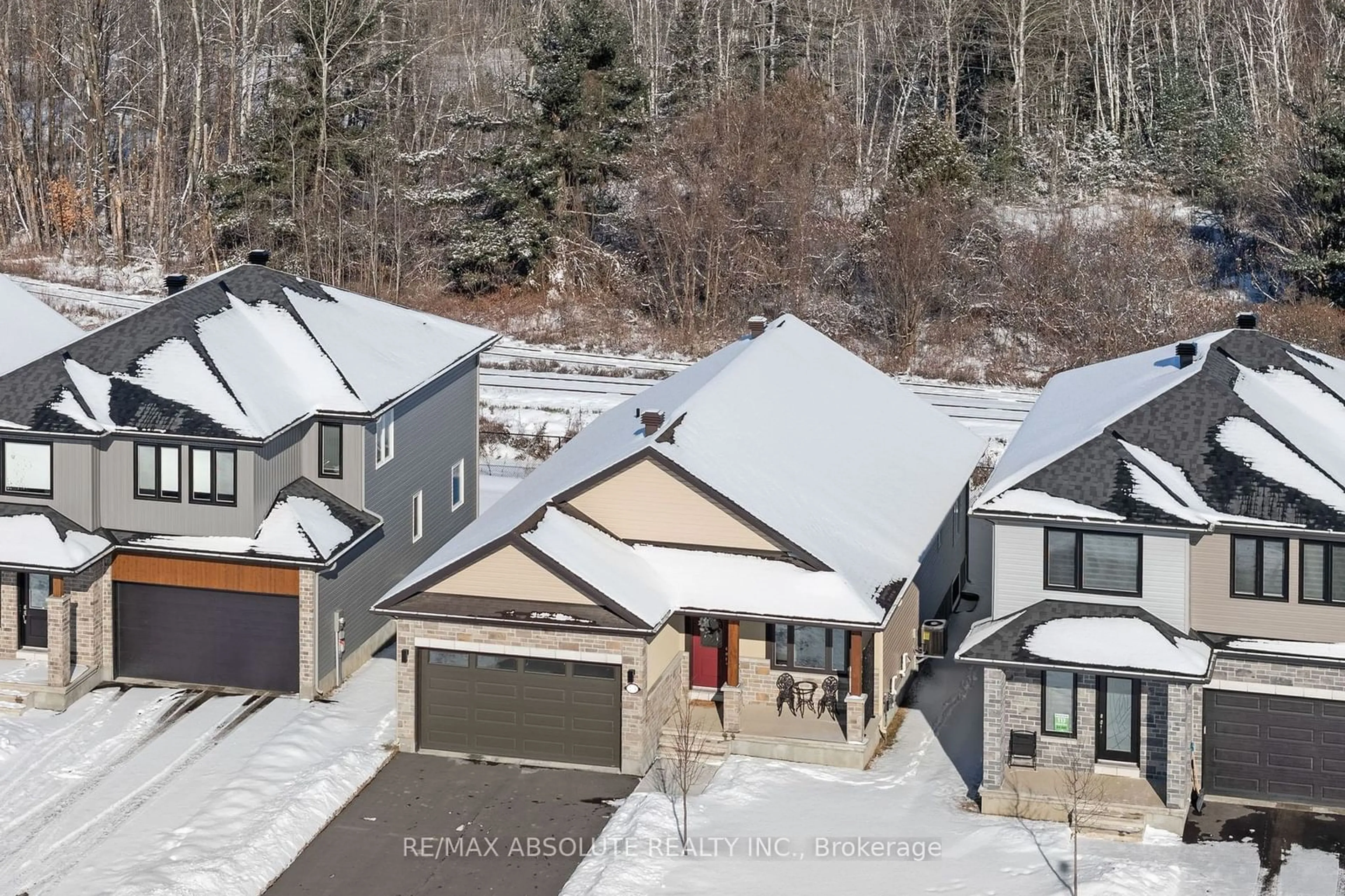 A pic from outside/outdoor area/front of a property/back of a property/a pic from drone, unknown for 109 Seabert Dr, Arnprior Ontario K7S 0K1